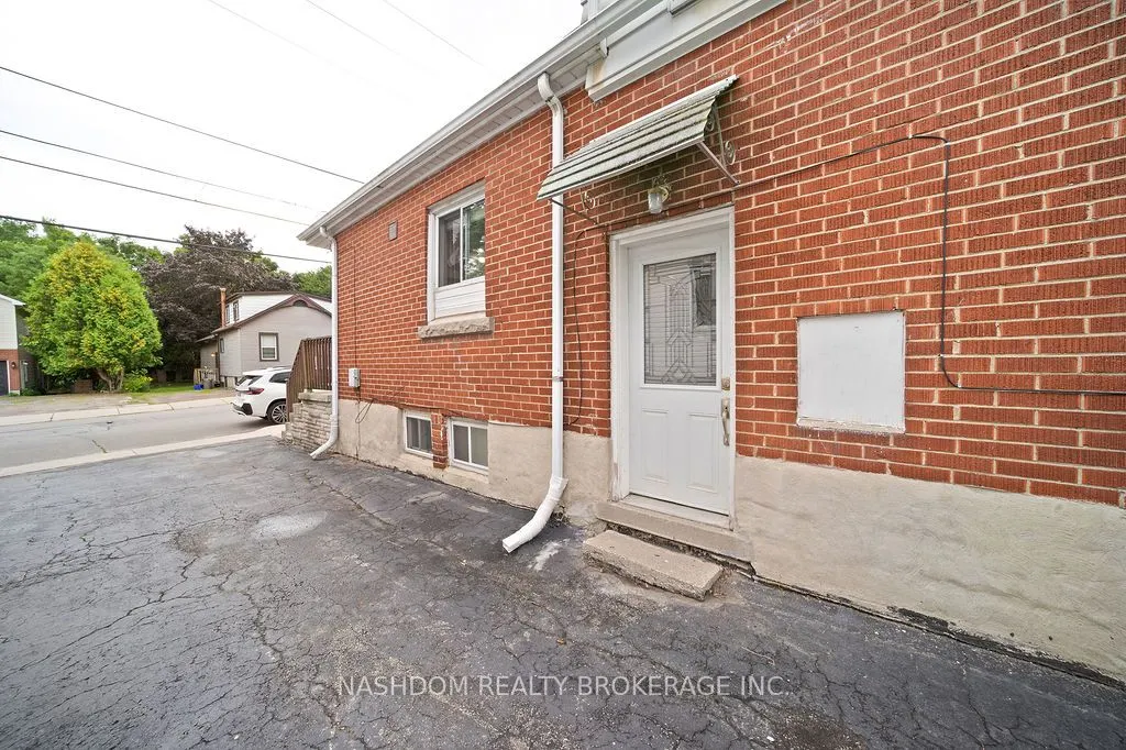 82 Whitney Avenue