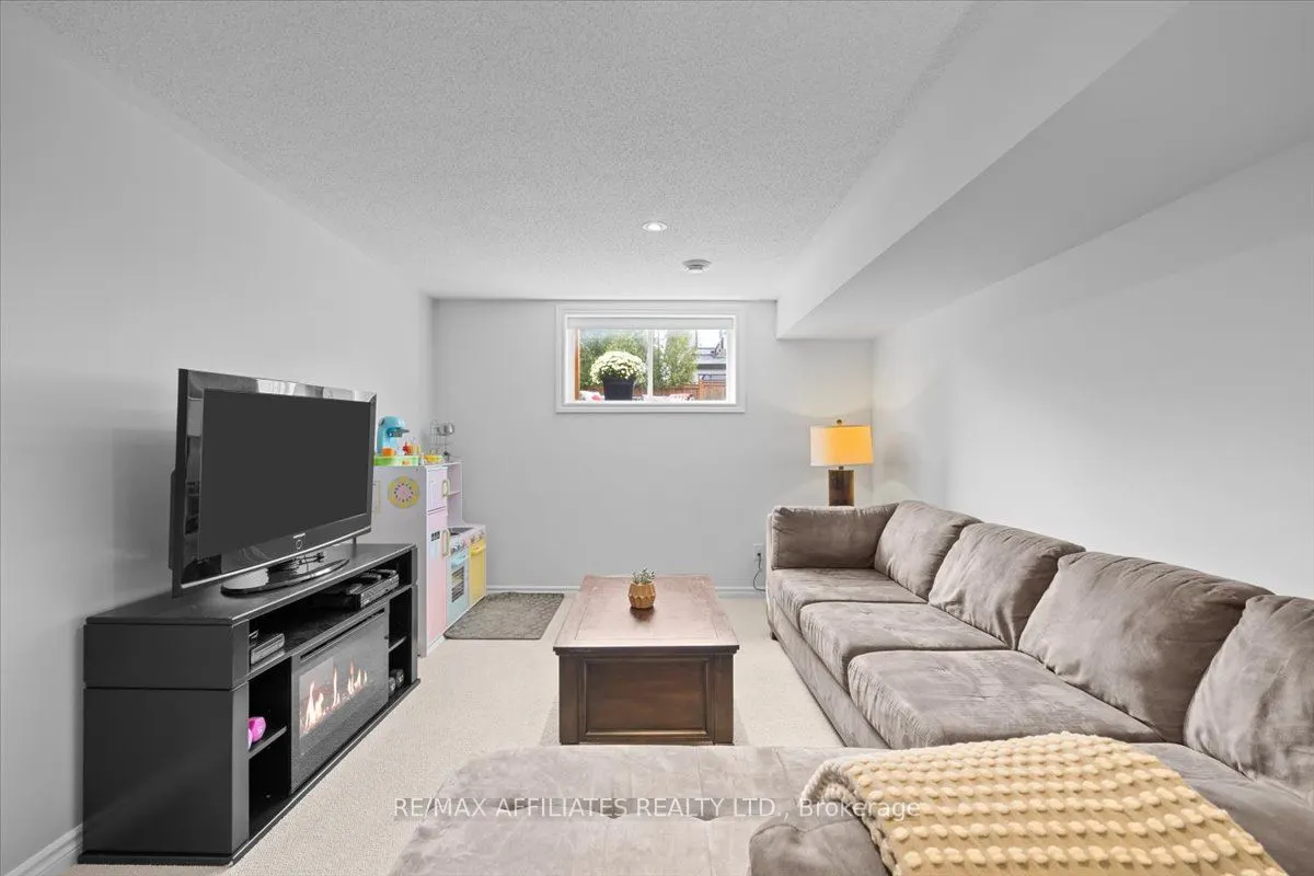 511 Earnscliffe Grove