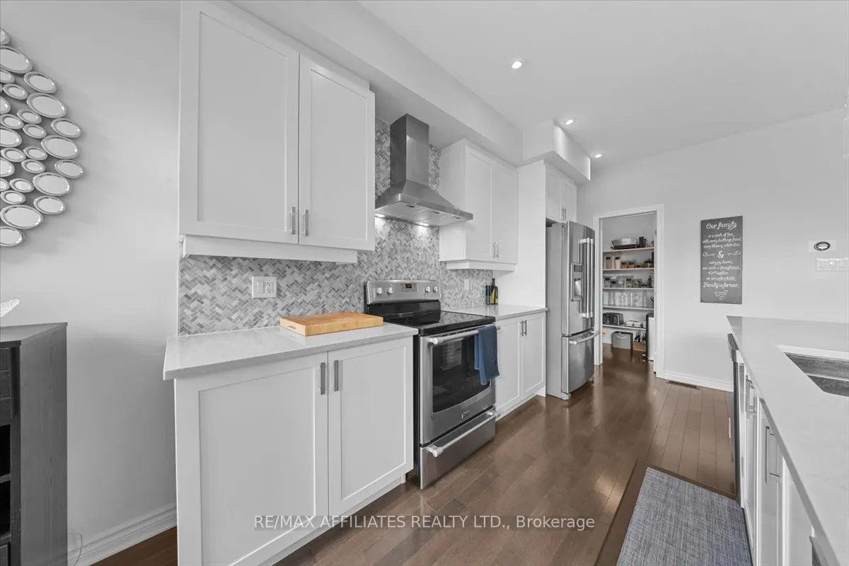 511 Earnscliffe Grove