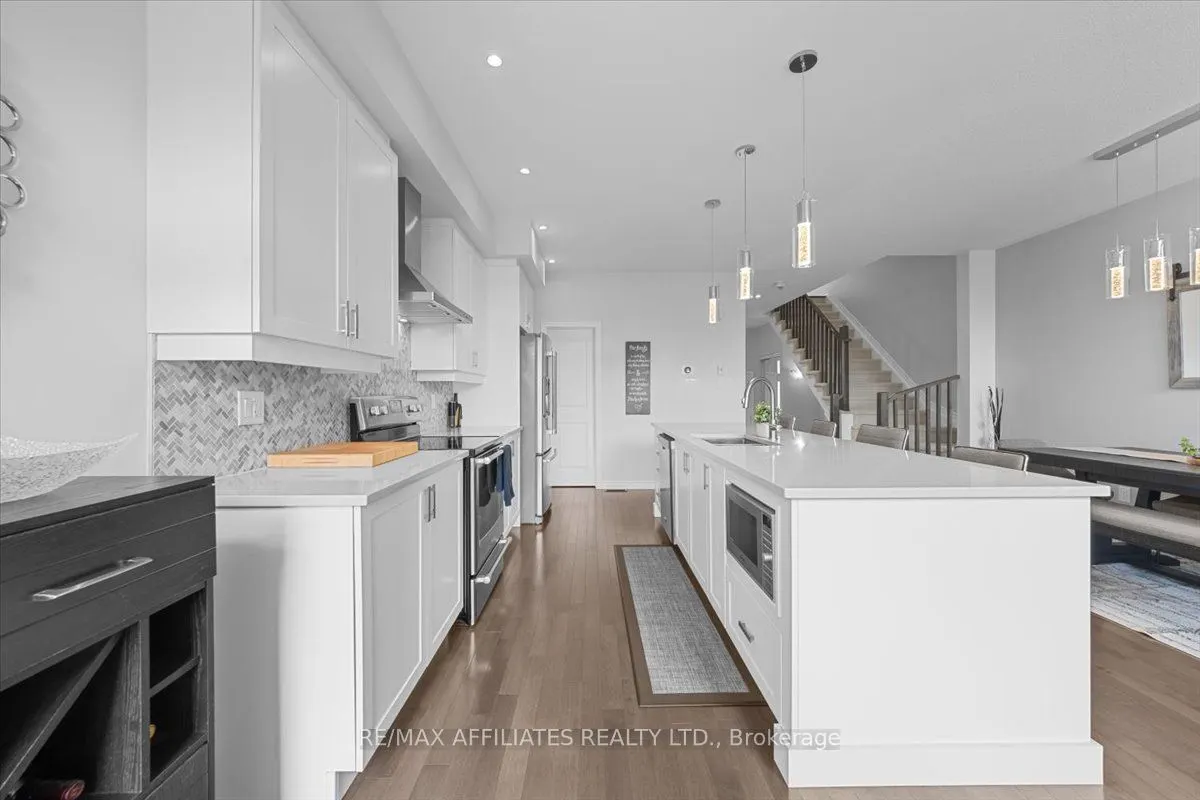 511 Earnscliffe Grove