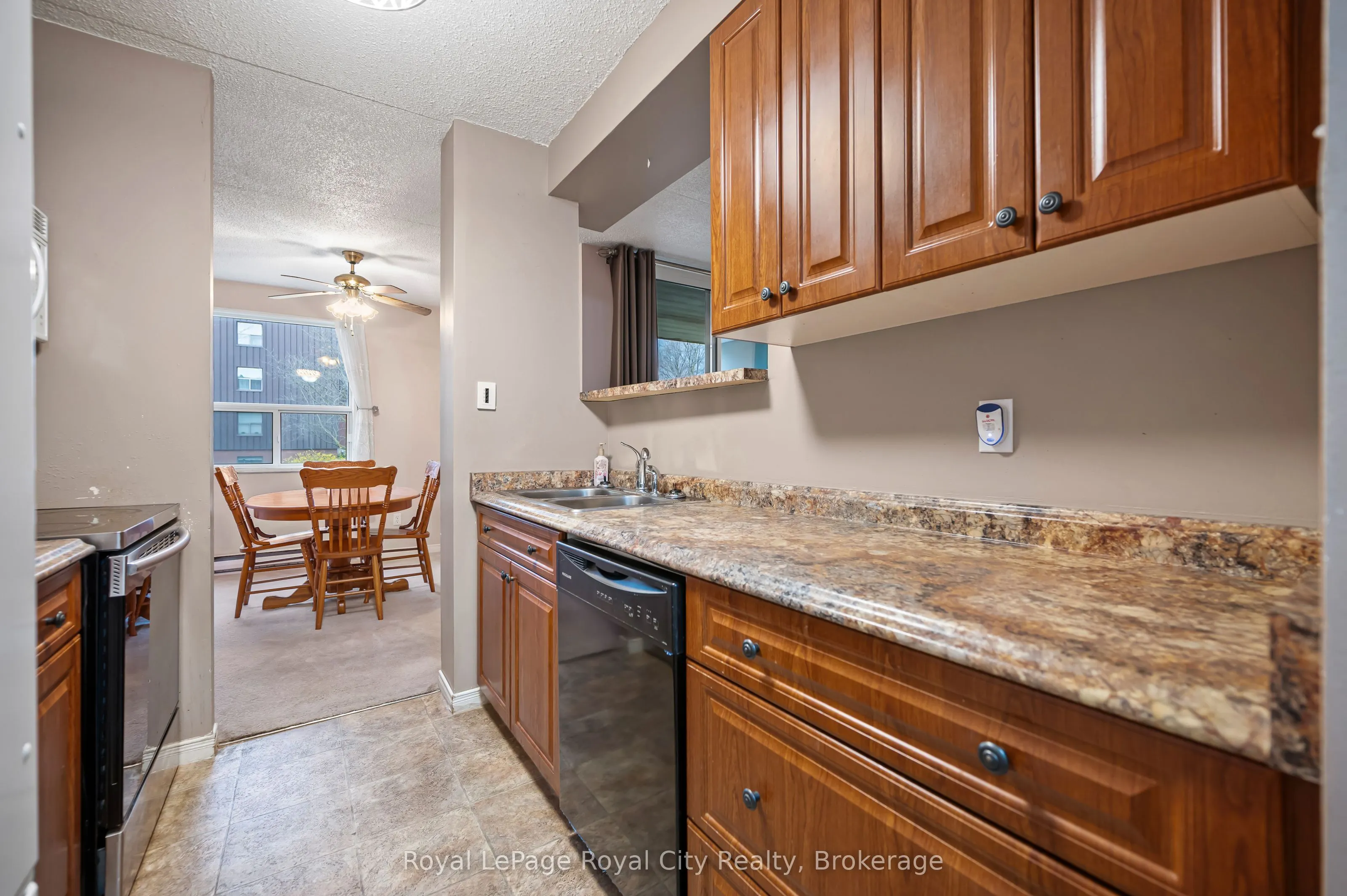 75 Silvercreek Parkway N, #208