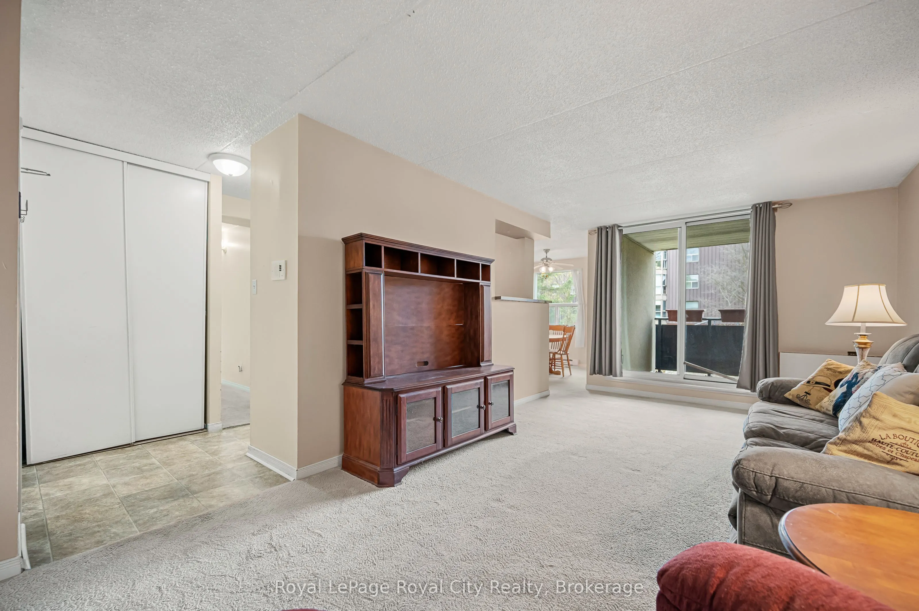 75 Silvercreek Parkway N, #208
