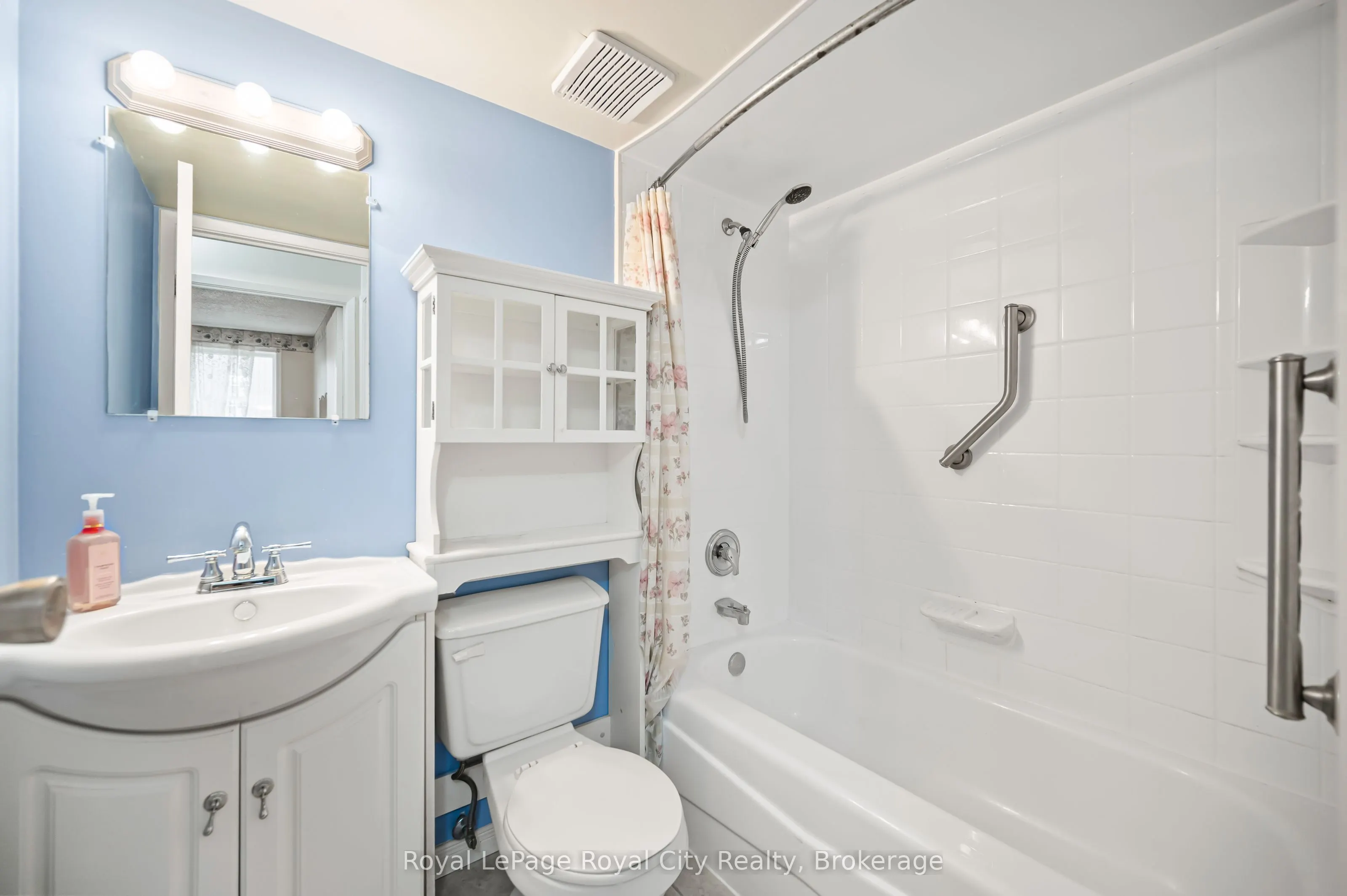 75 Silvercreek Parkway N, #208