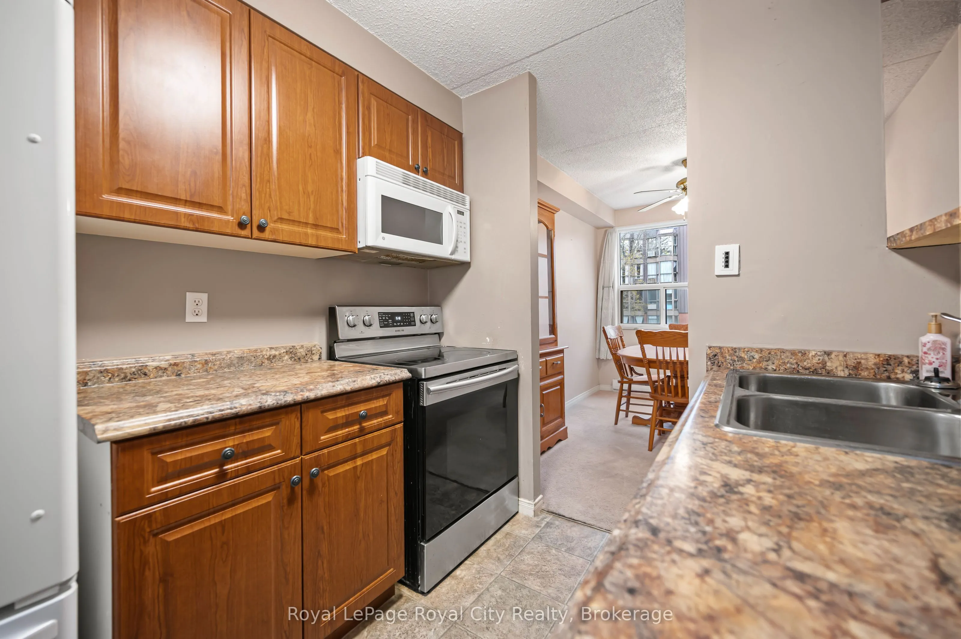 75 Silvercreek Parkway N, #208