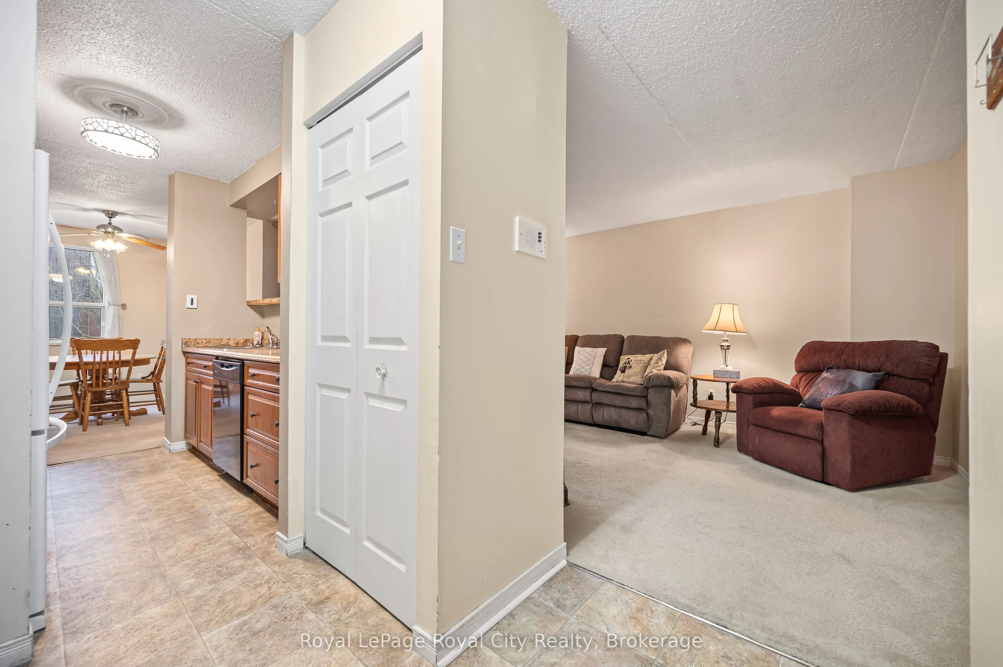 75 Silvercreek Parkway N, #208