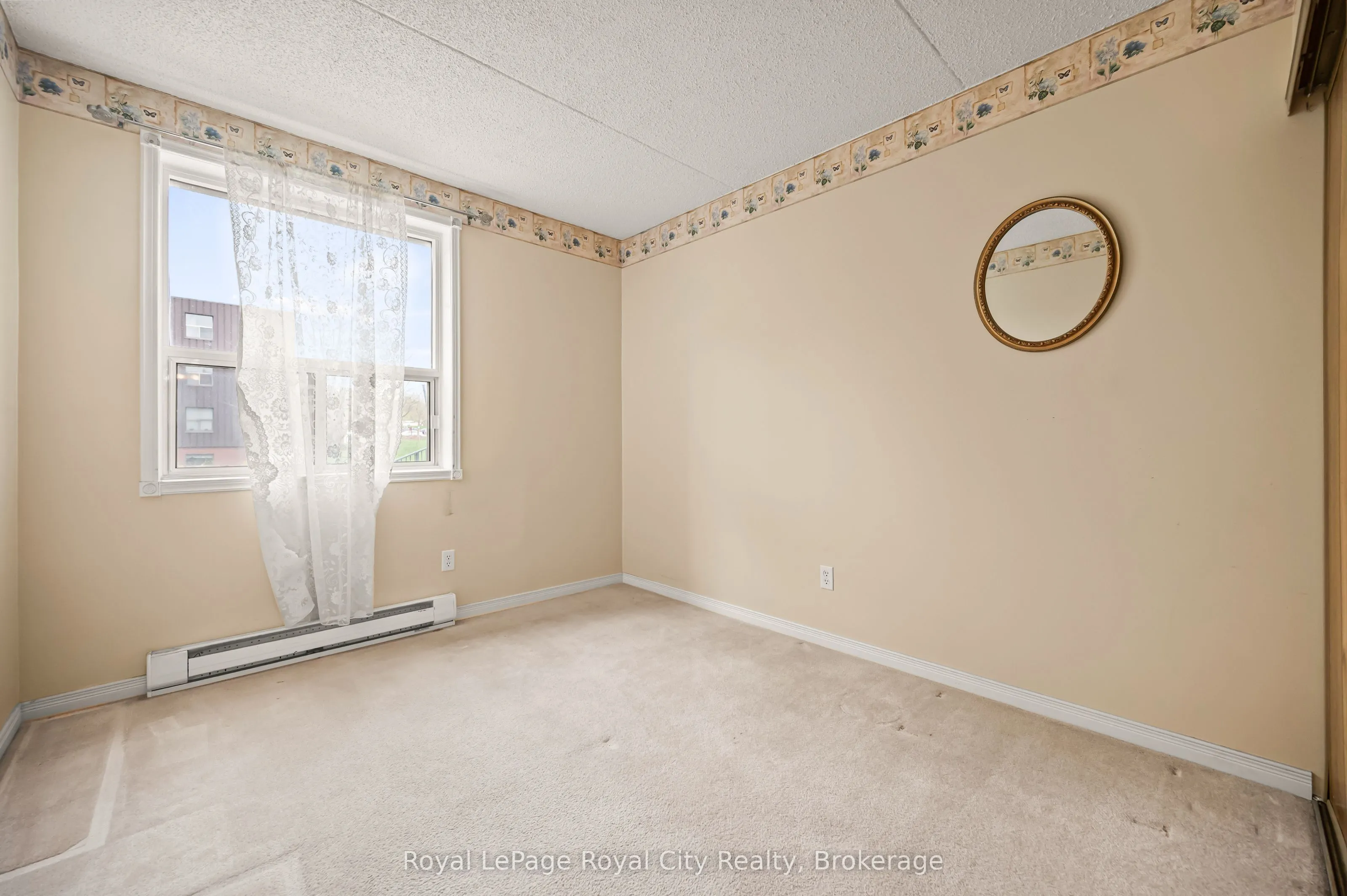75 Silvercreek Parkway N, #208