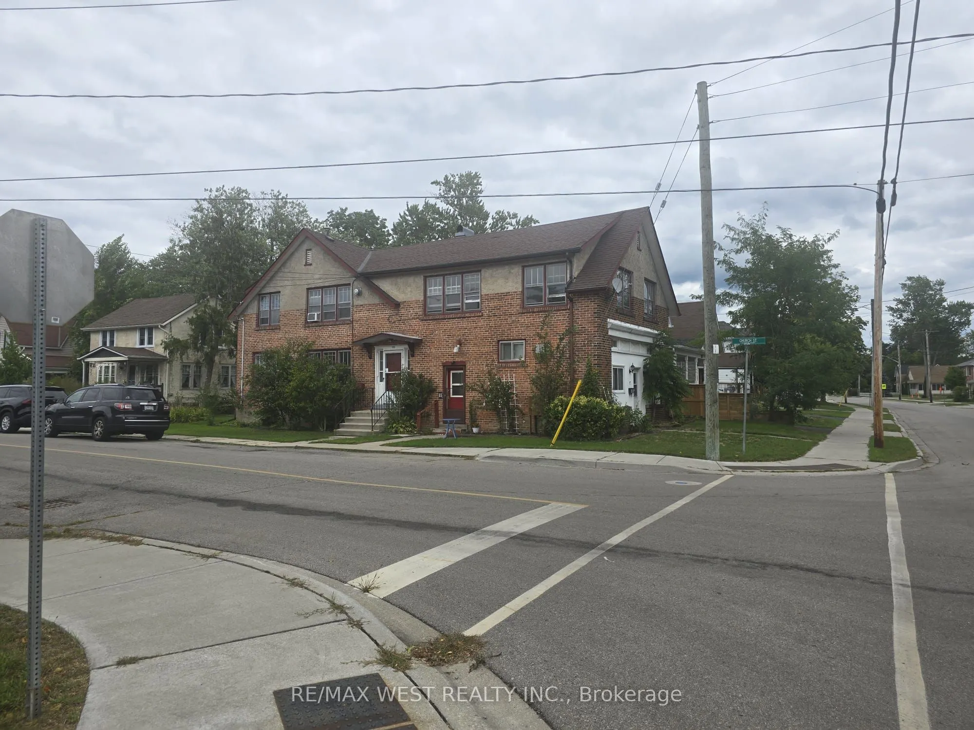 243 Alder Street W