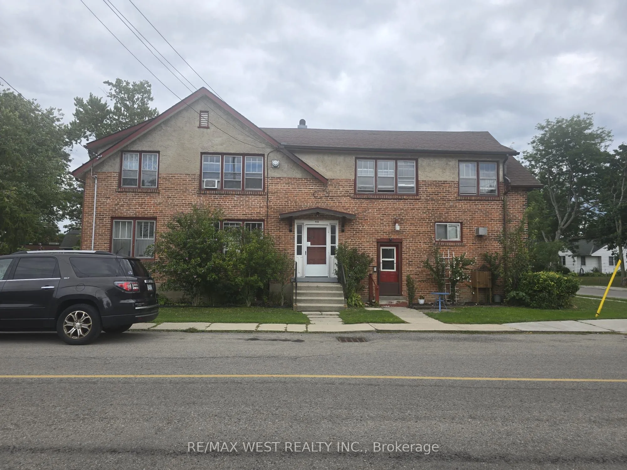 243 Alder Street W