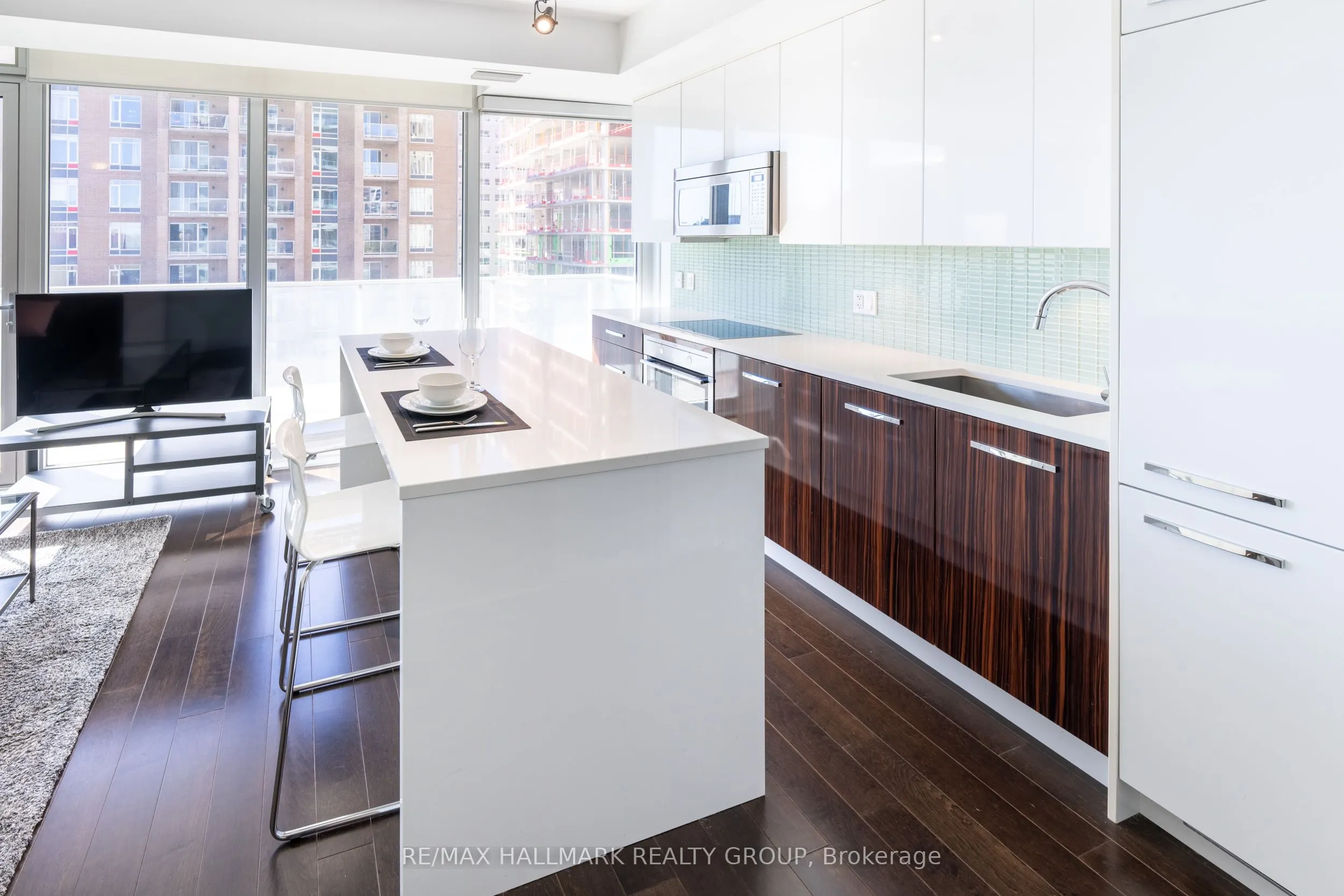 111 Champagne Avenue, #502