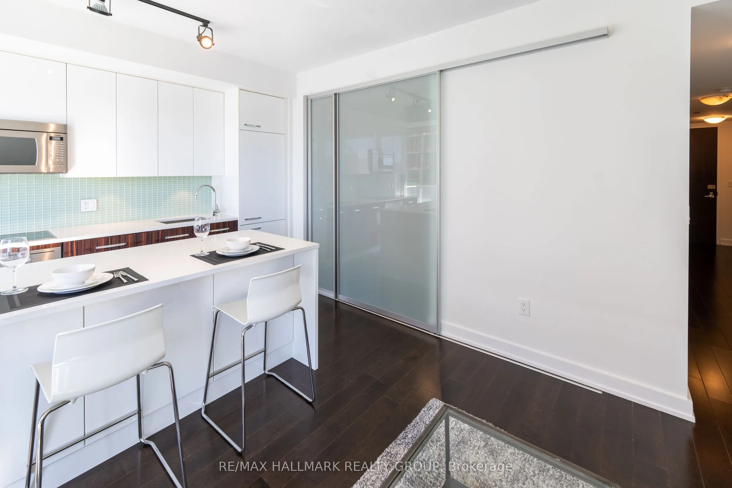 111 Champagne Avenue, #502