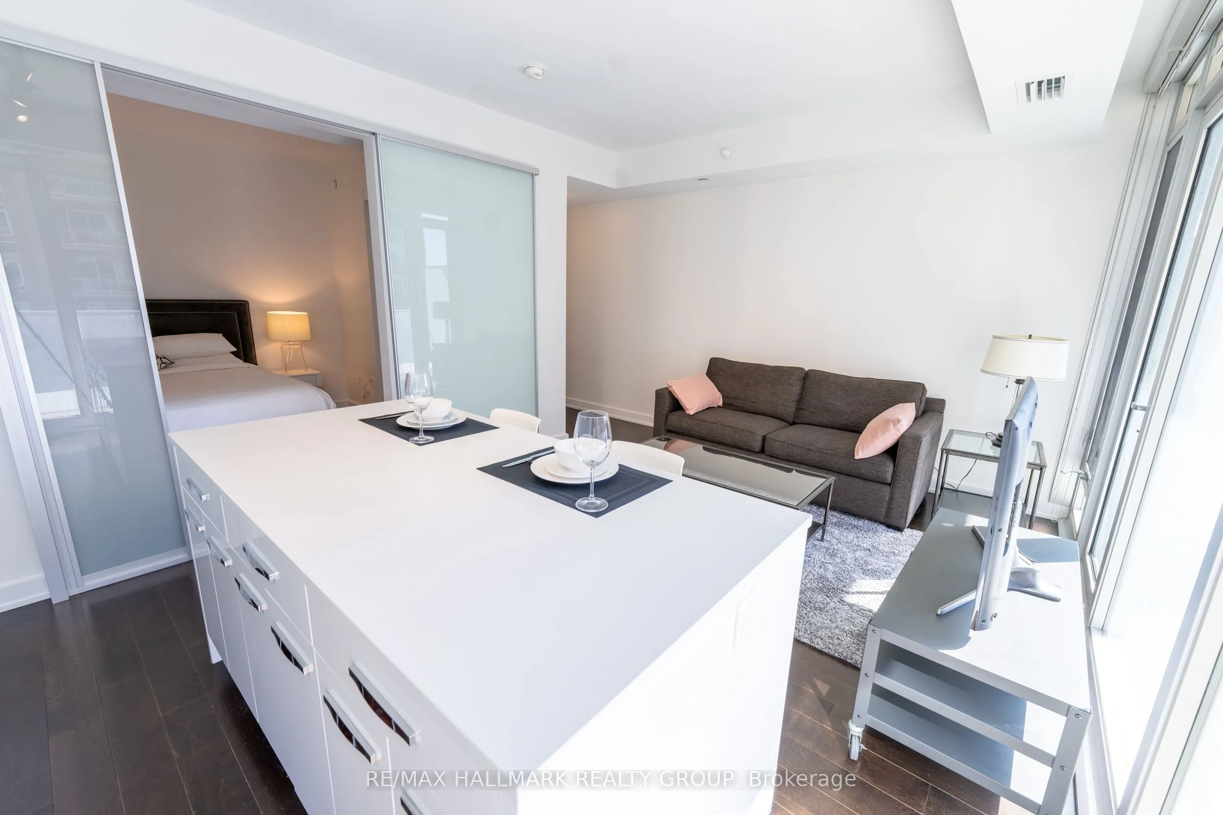 111 Champagne Avenue, #502