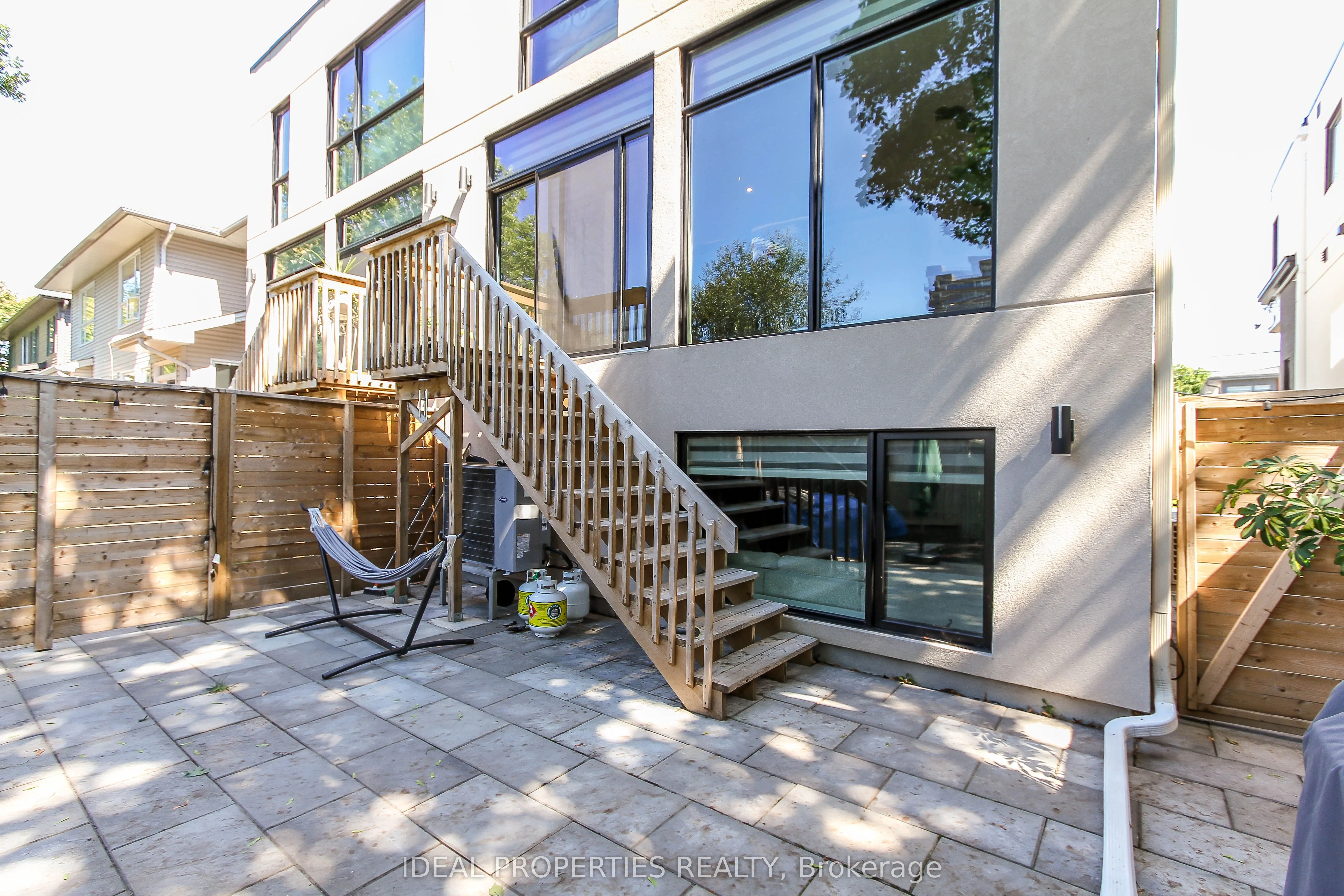 370B Roosevelt Avenue