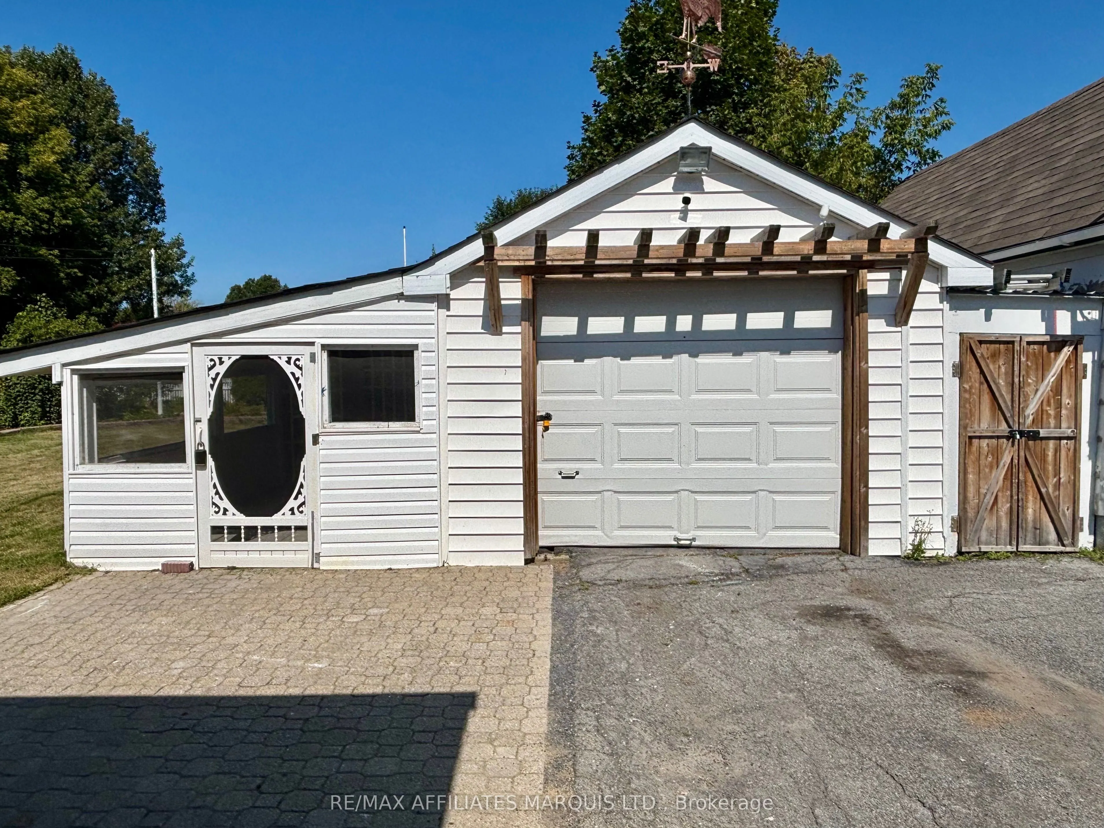 1005 Leonard Avenue