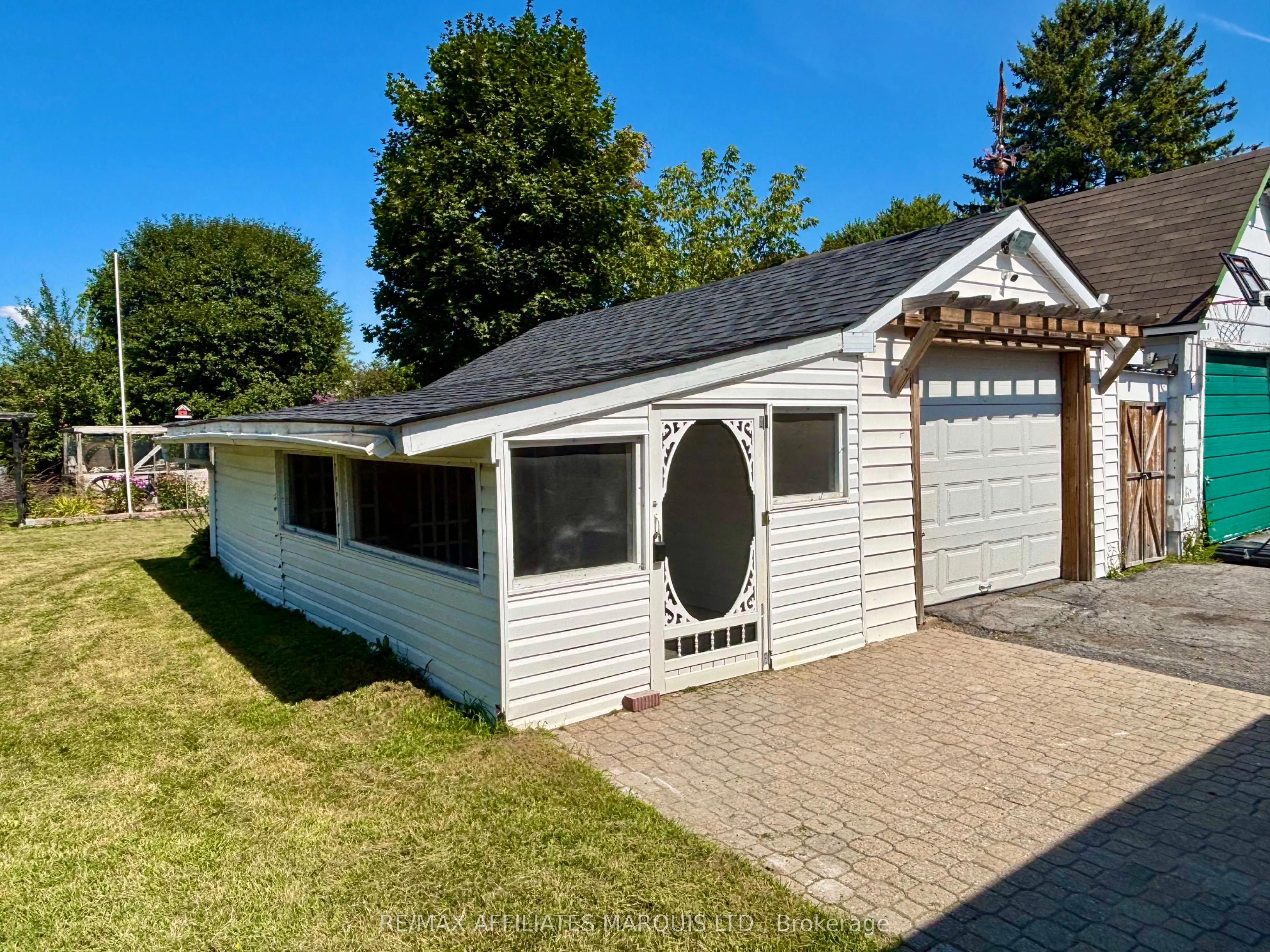 1005 Leonard Avenue