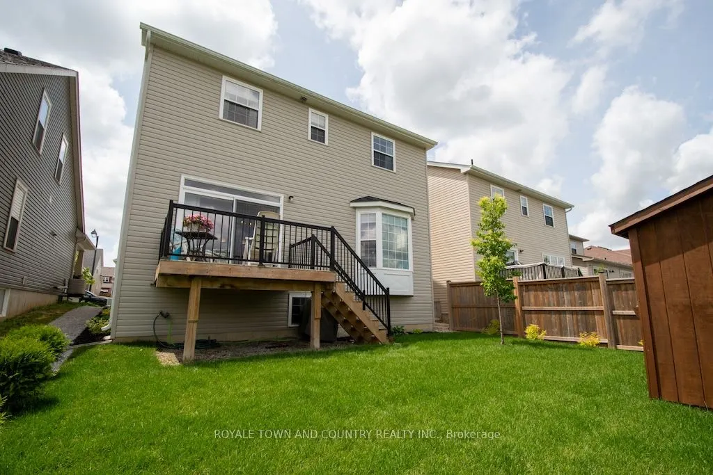 10 Silverbrook Avenue