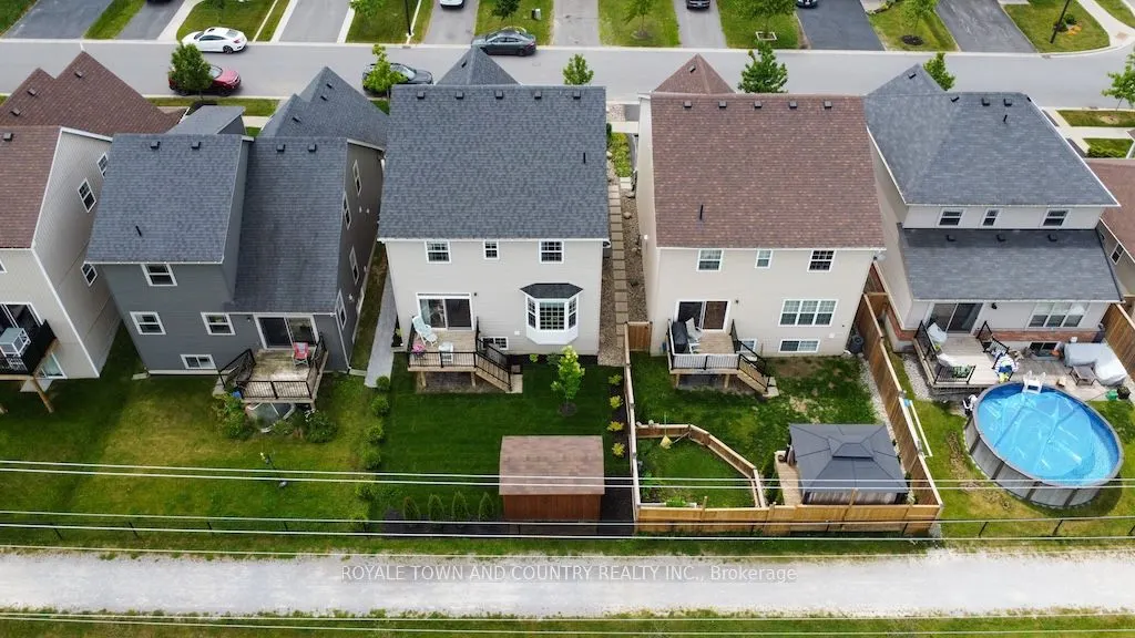 10 Silverbrook Avenue