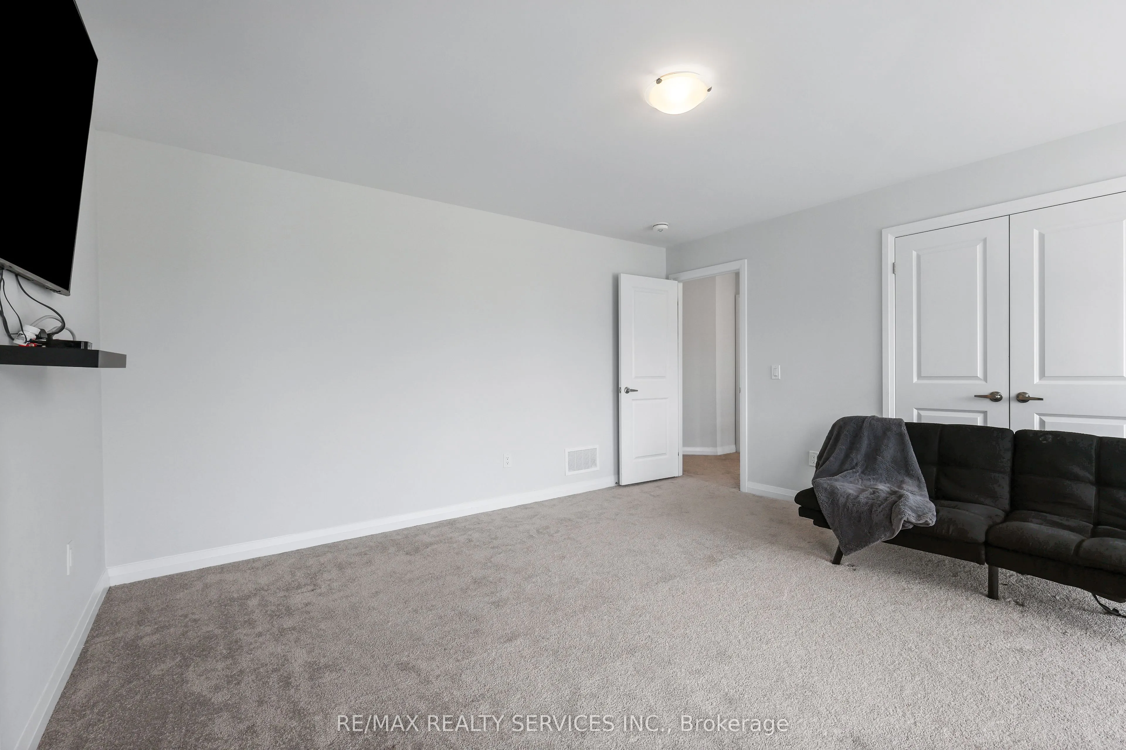 839 Sobeski Avenue
