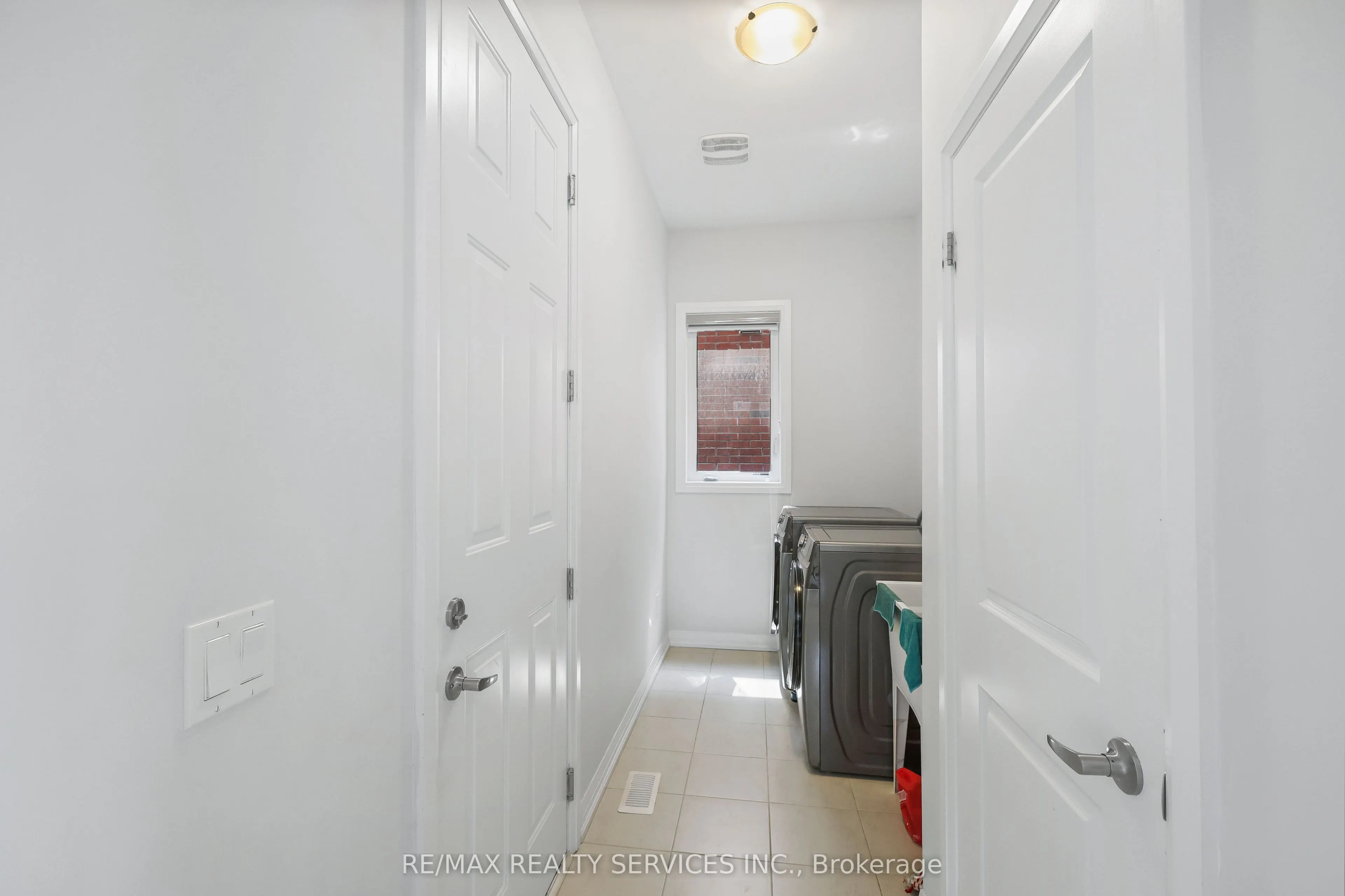 839 Sobeski Avenue
