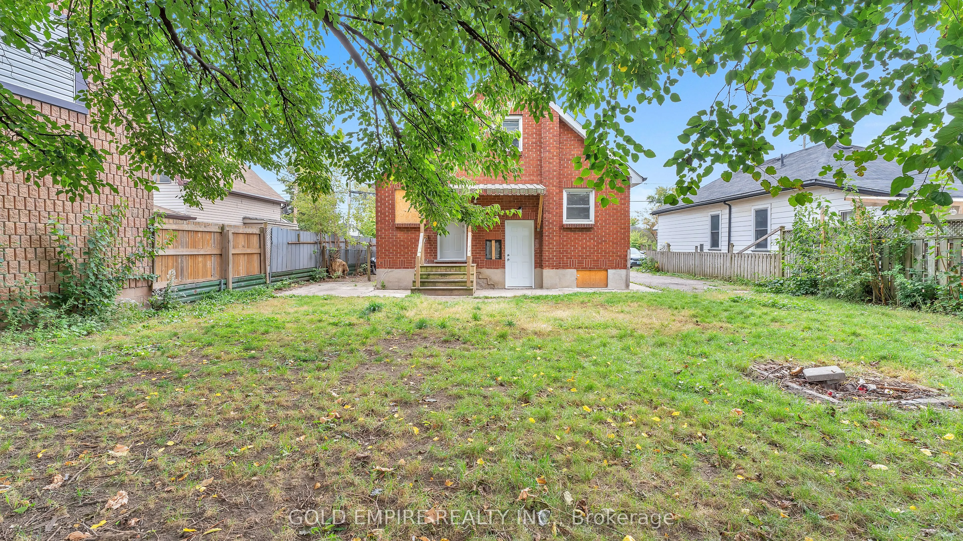 908 Trafalgar Street