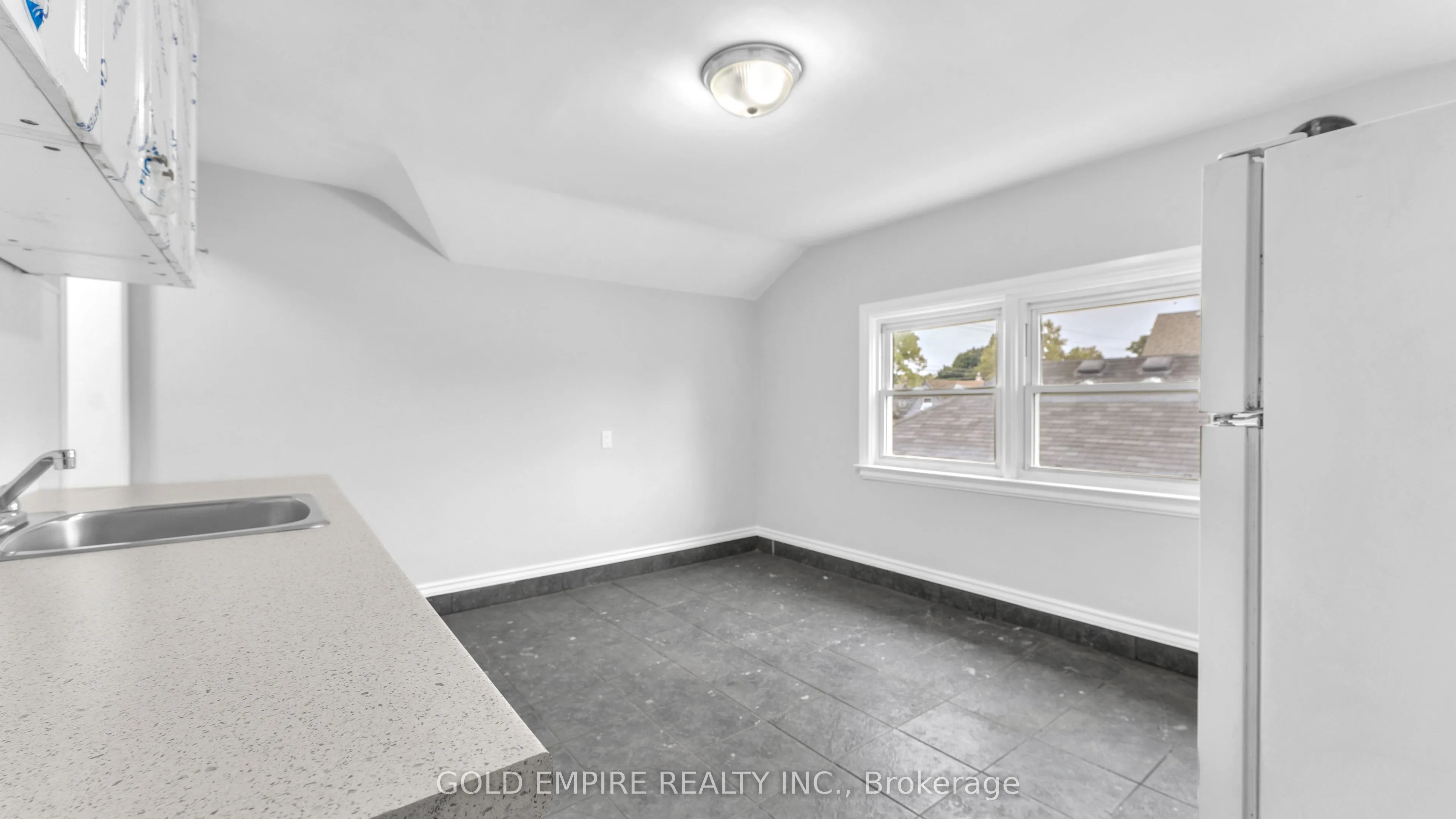 908 Trafalgar Street