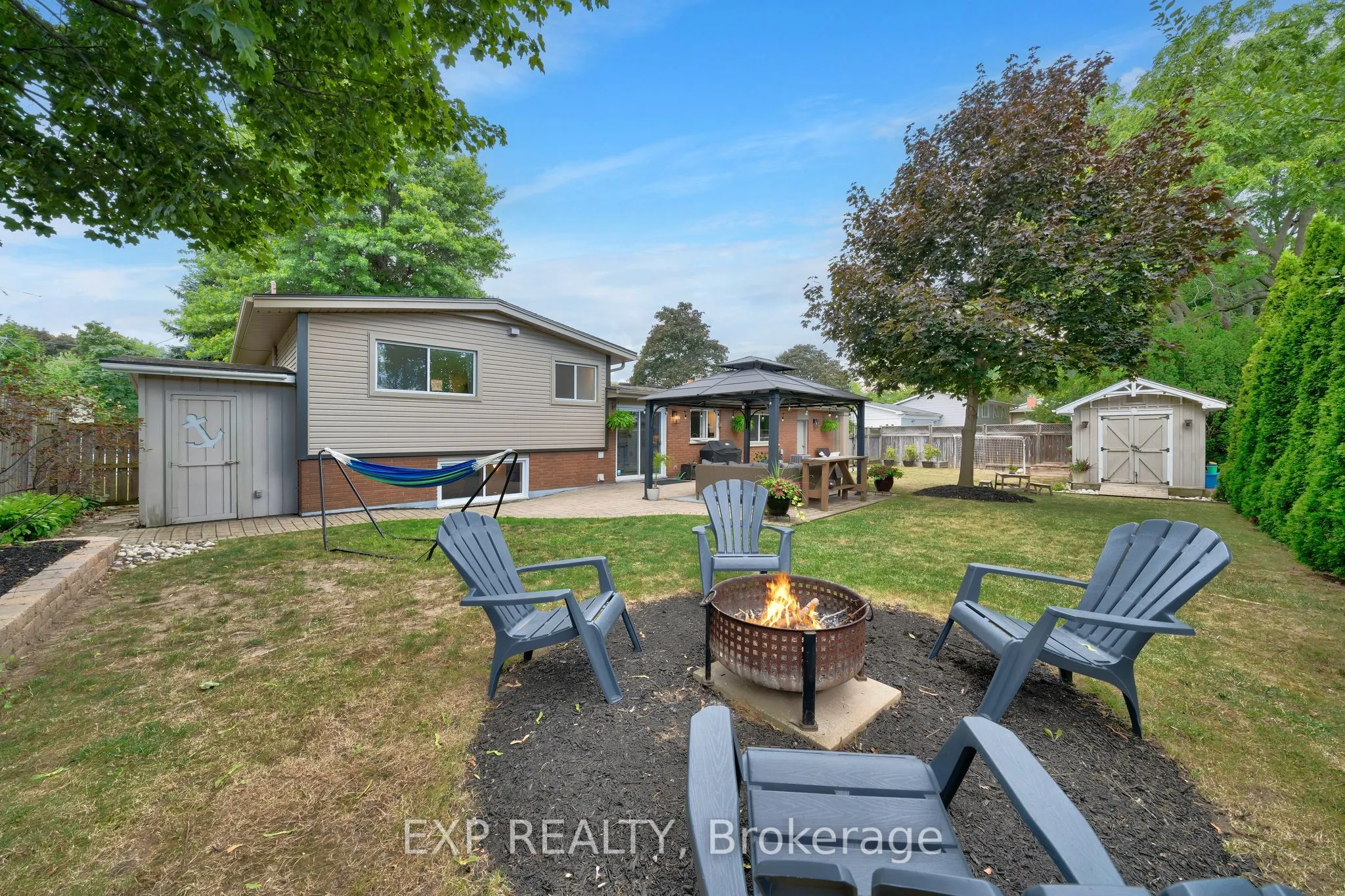 7 Redwood Drive