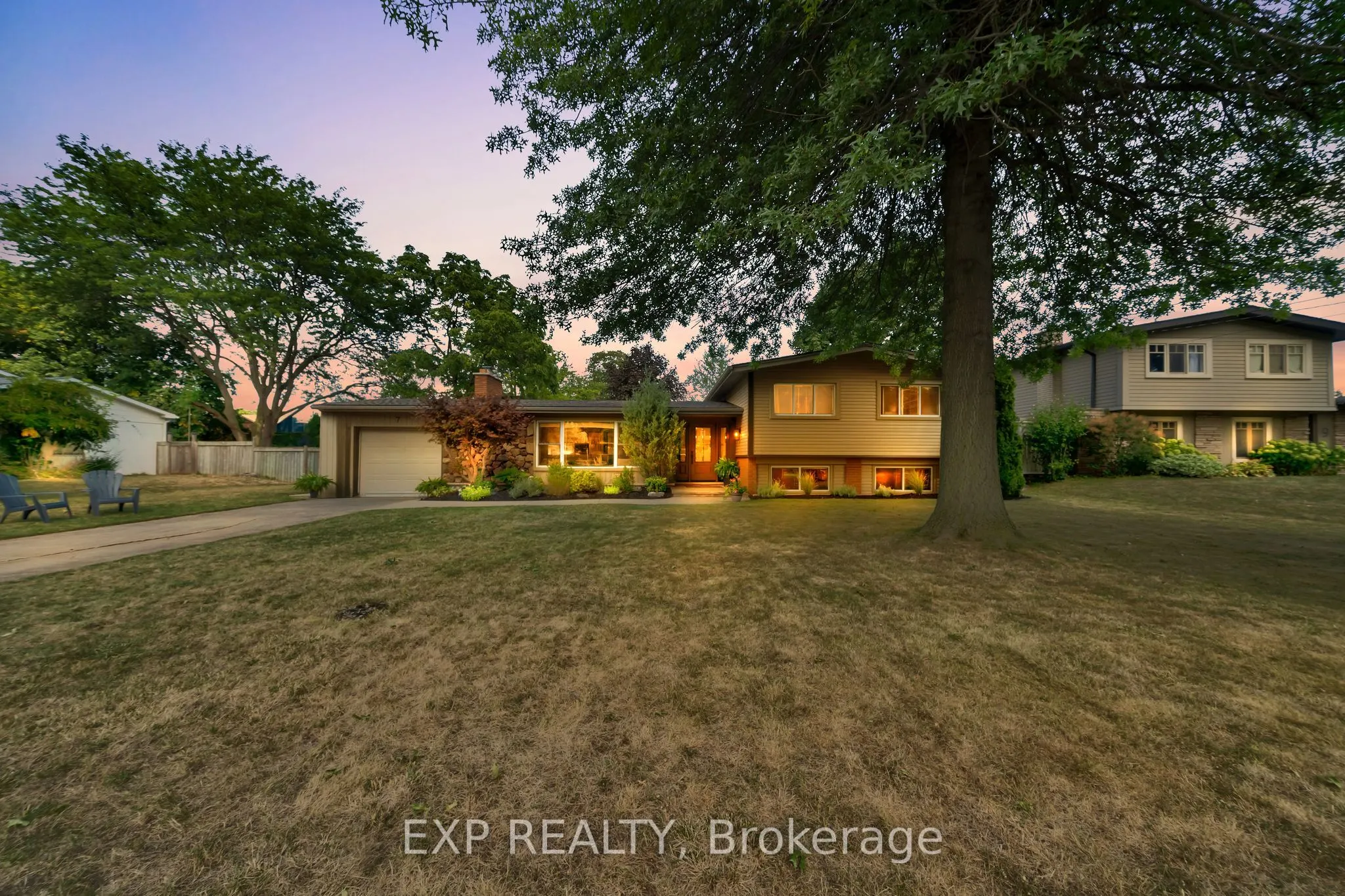 7 Redwood Drive