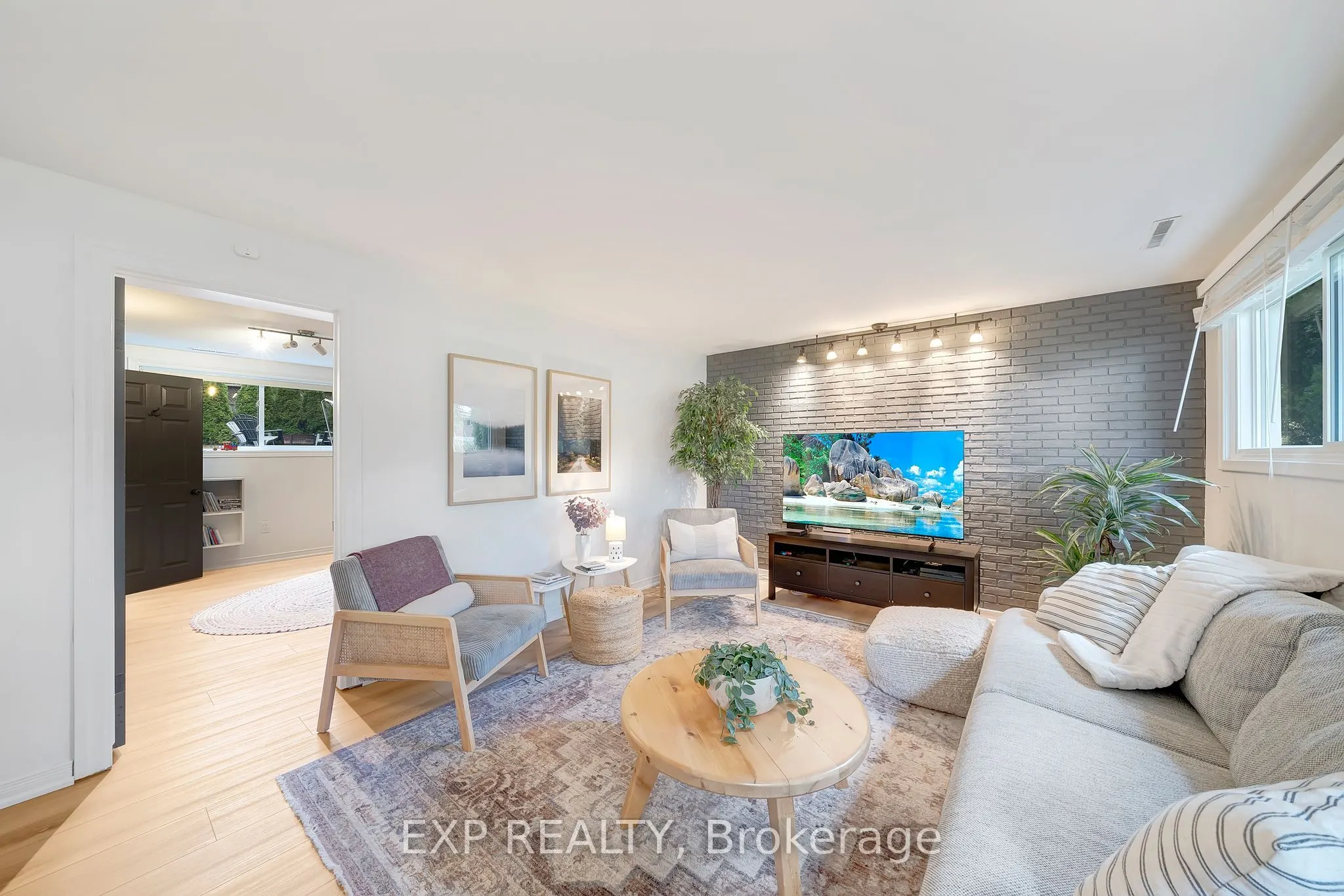 7 Redwood Drive