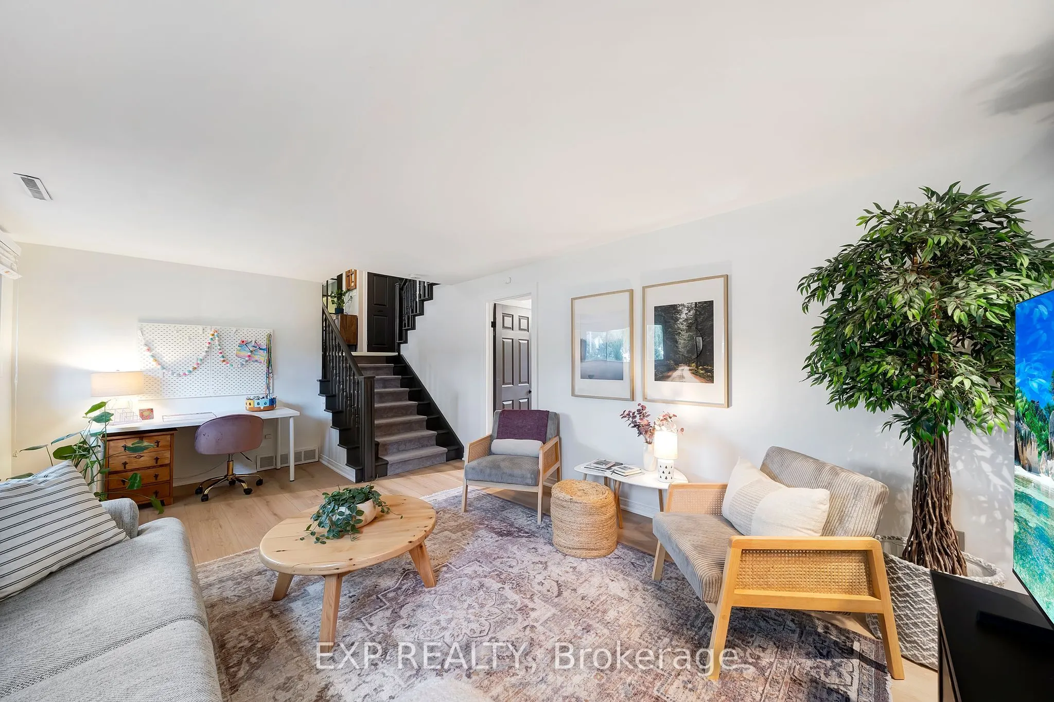 7 Redwood Drive