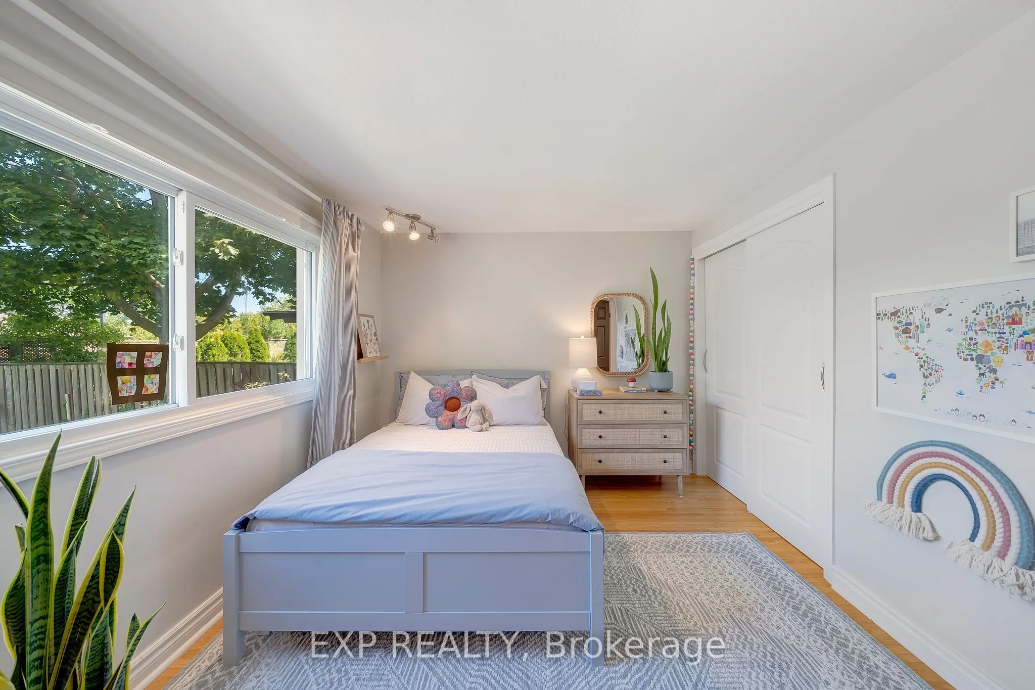 7 Redwood Drive