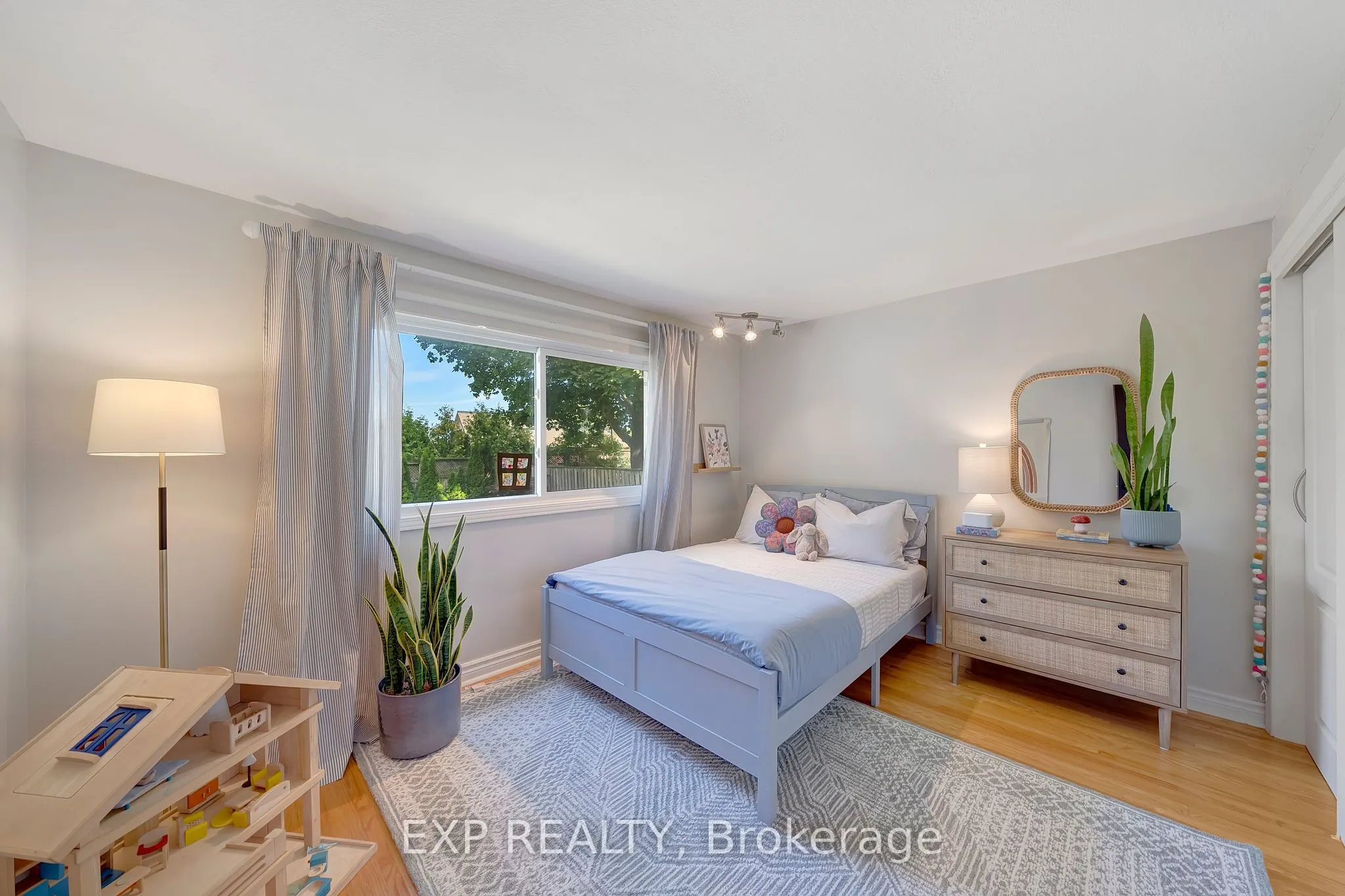 7 Redwood Drive