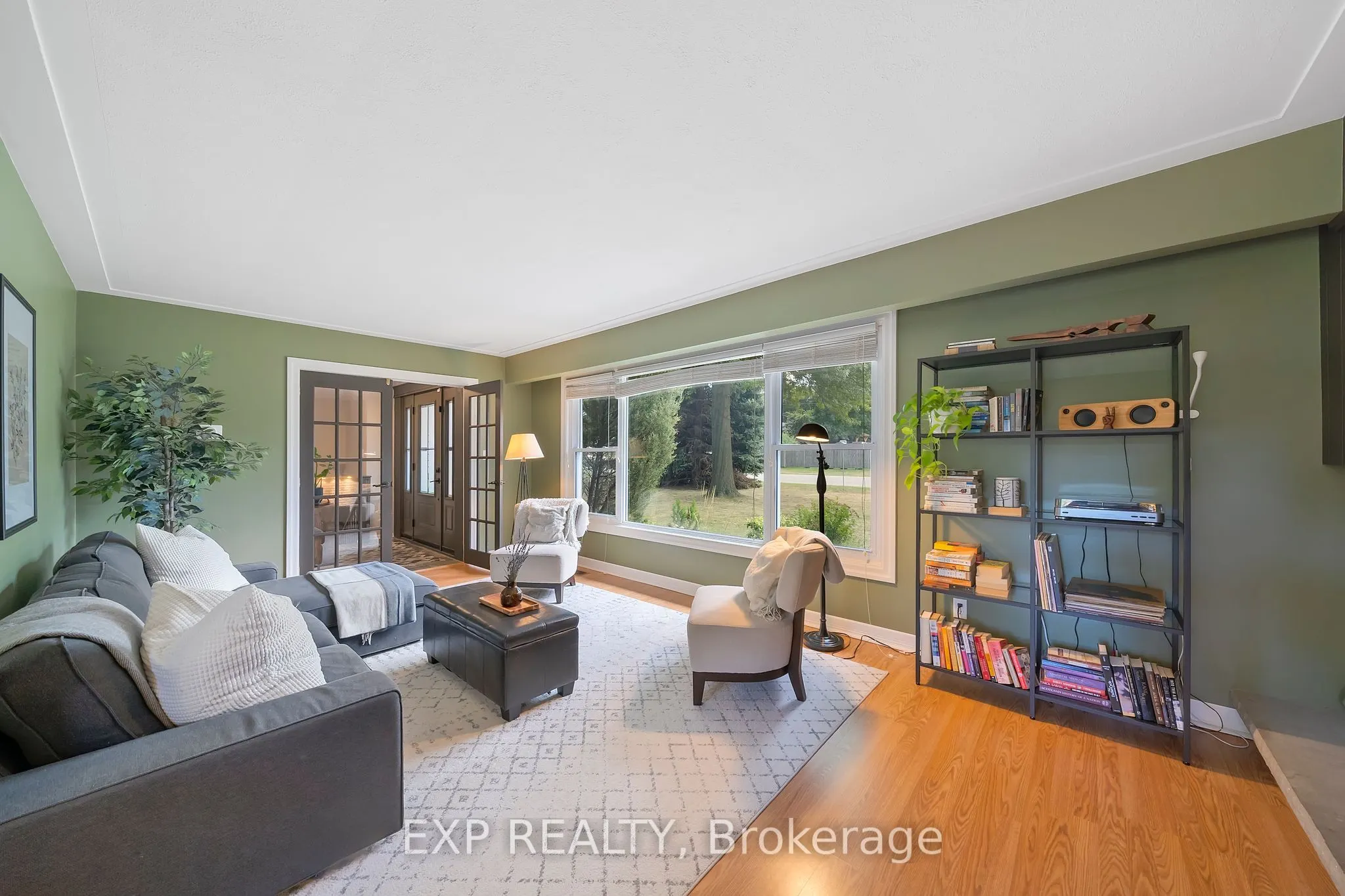 7 Redwood Drive
