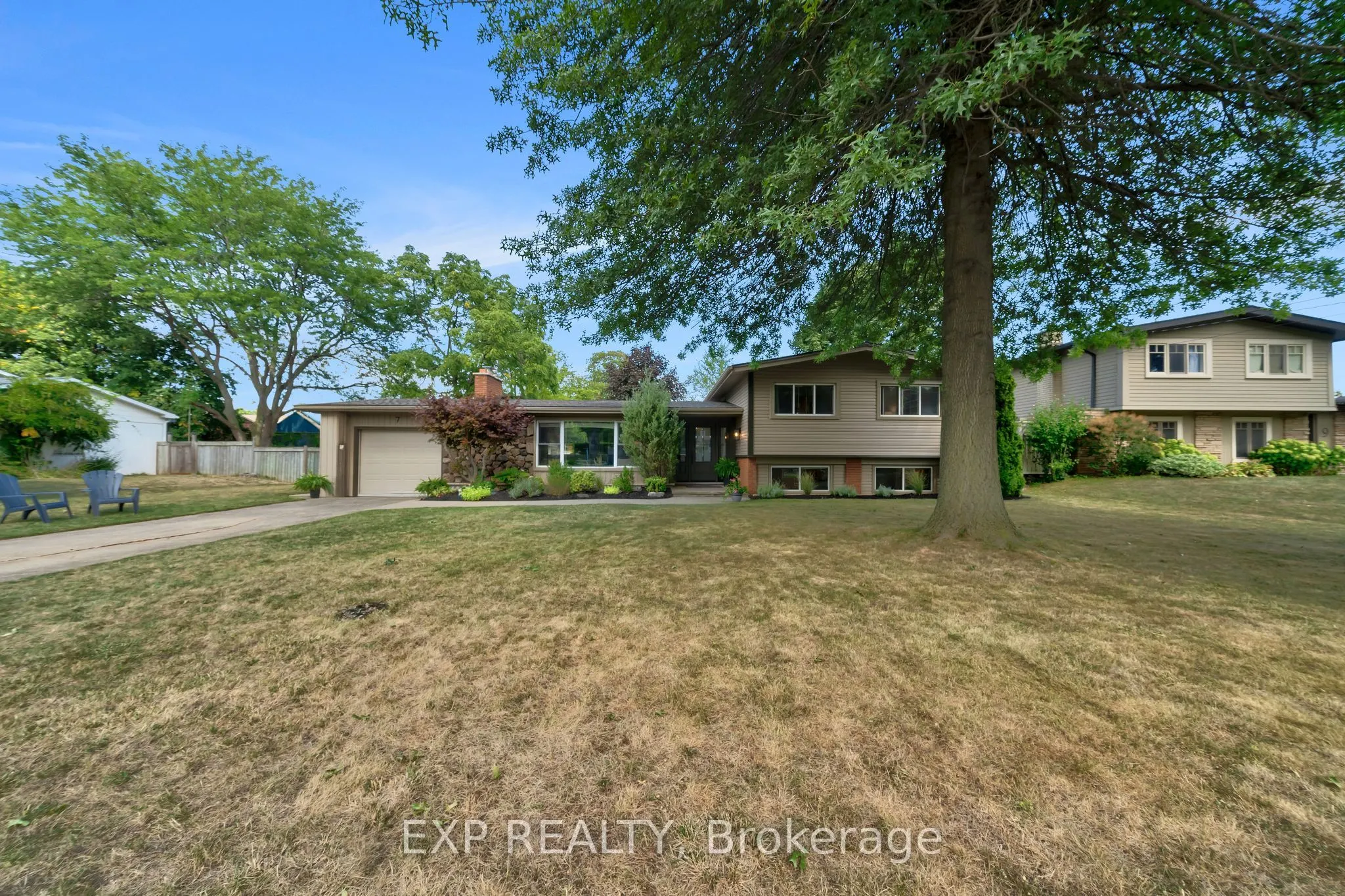 7 Redwood Drive