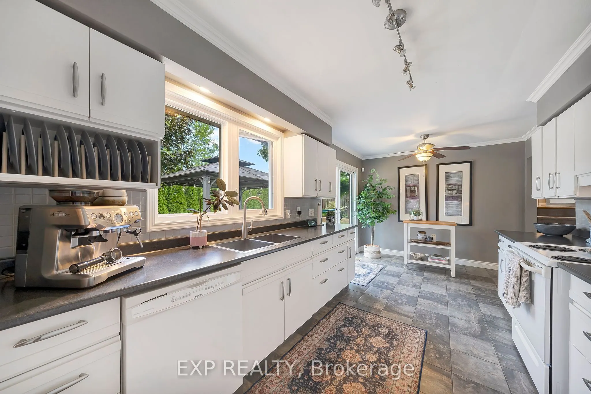 7 Redwood Drive
