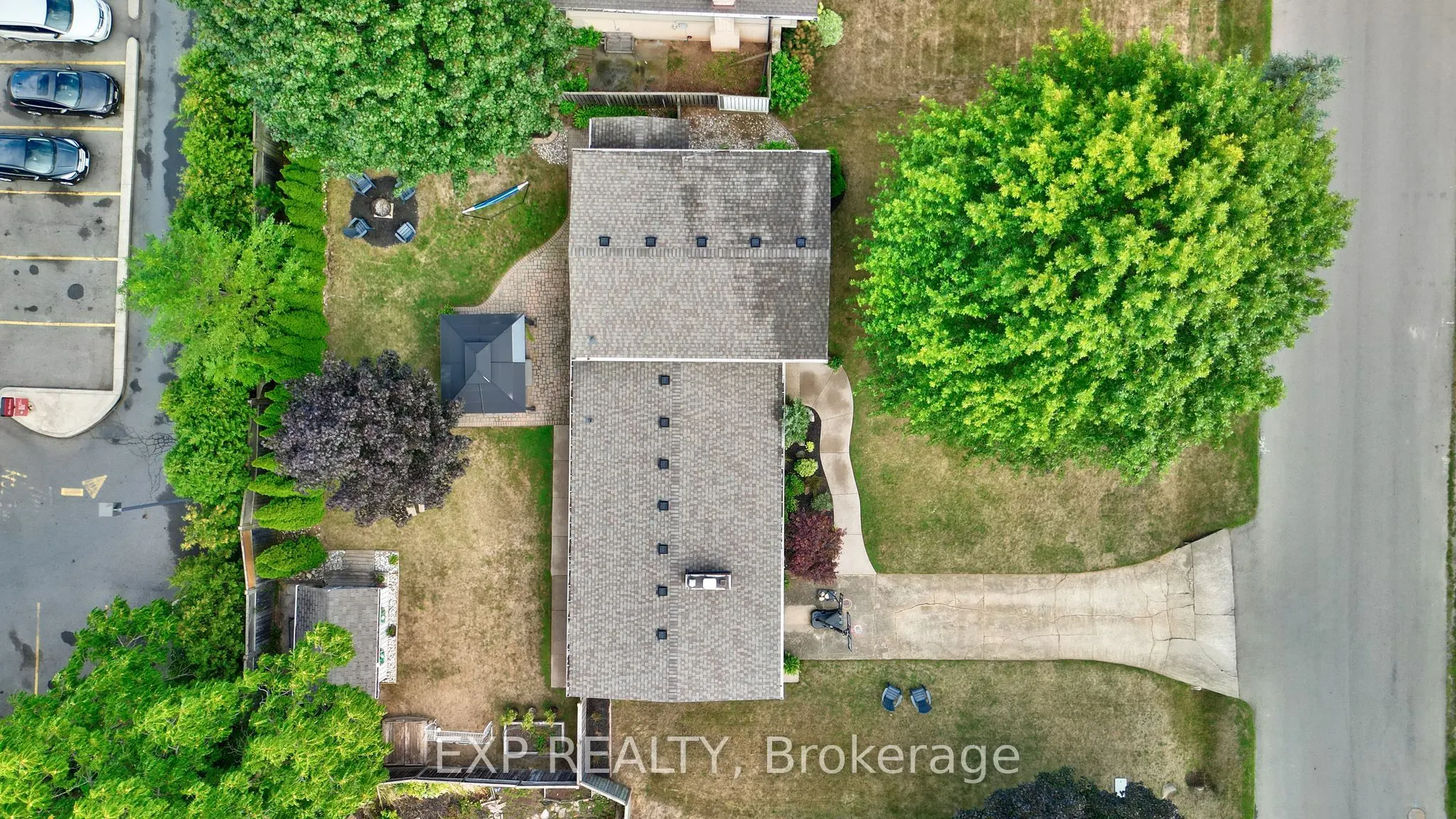 7 Redwood Drive
