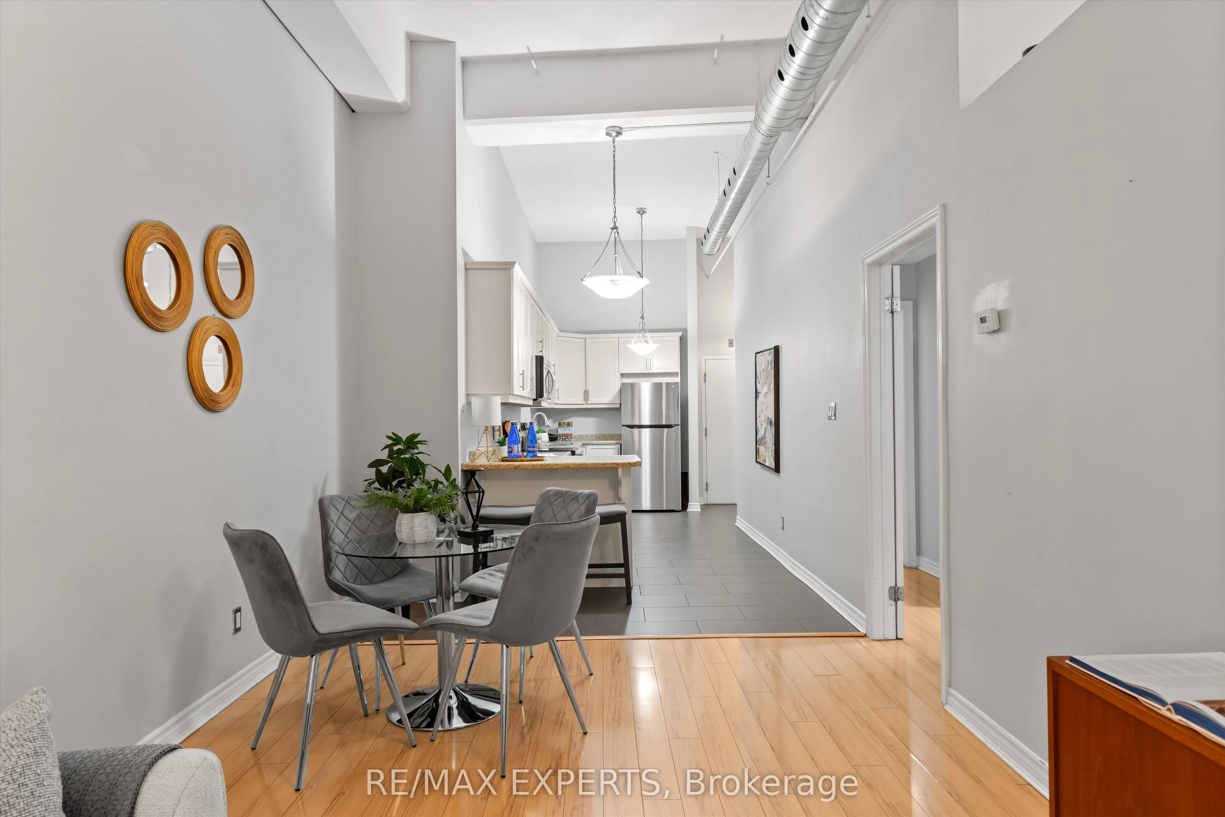 80 King William Street, #212