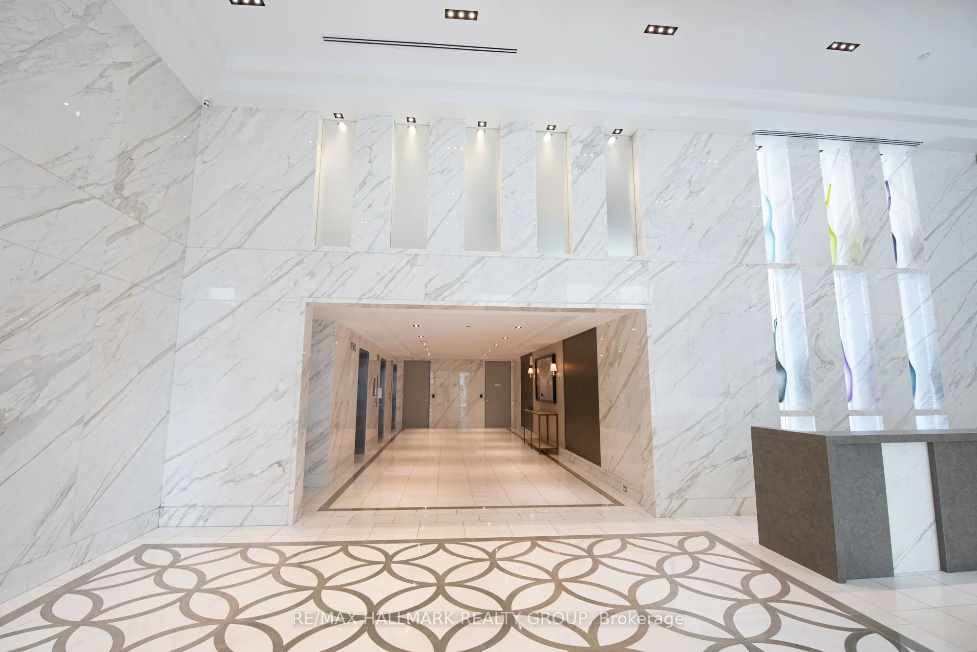 111 Champagne Avenue, #1402