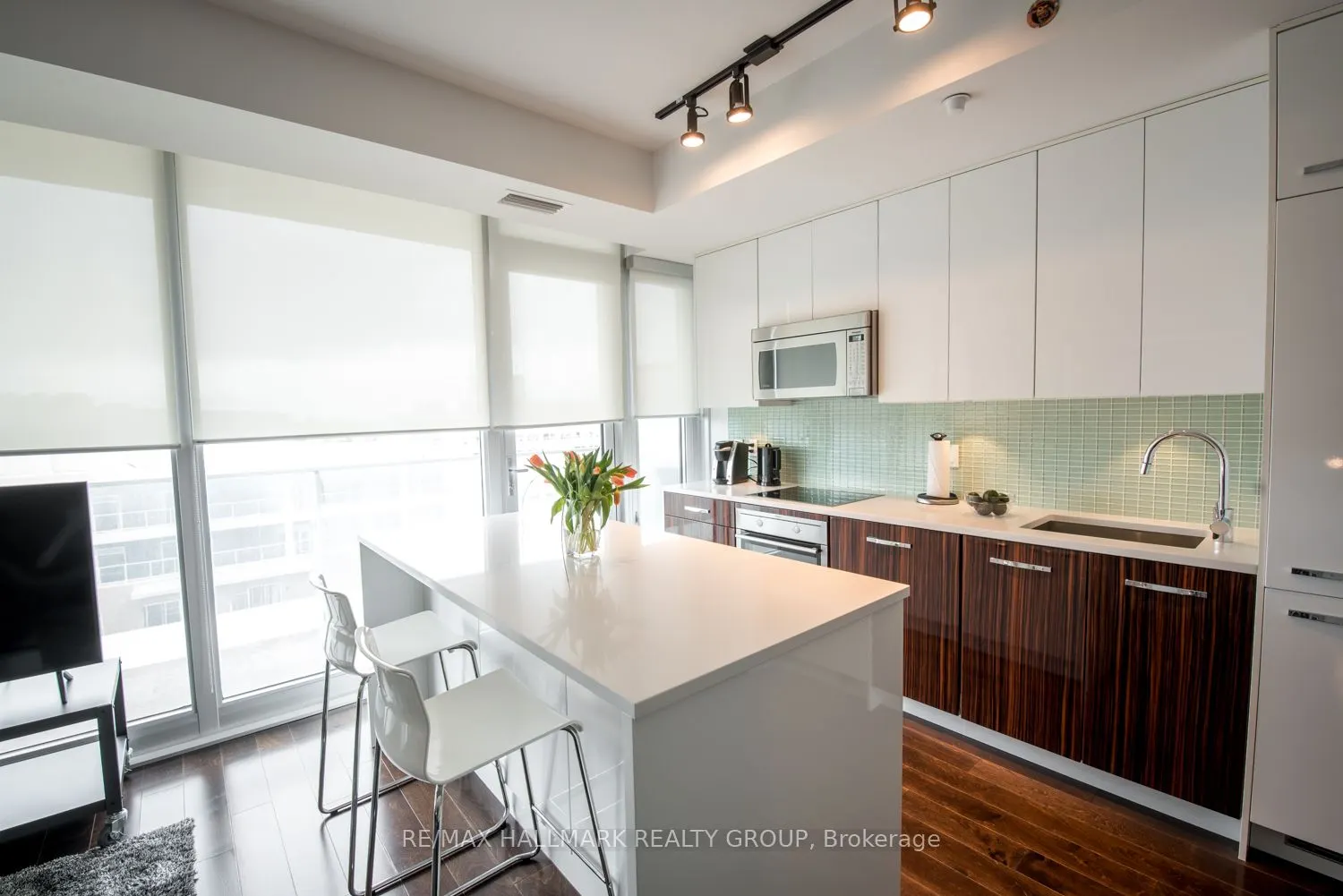 111 Champagne Avenue, #1402