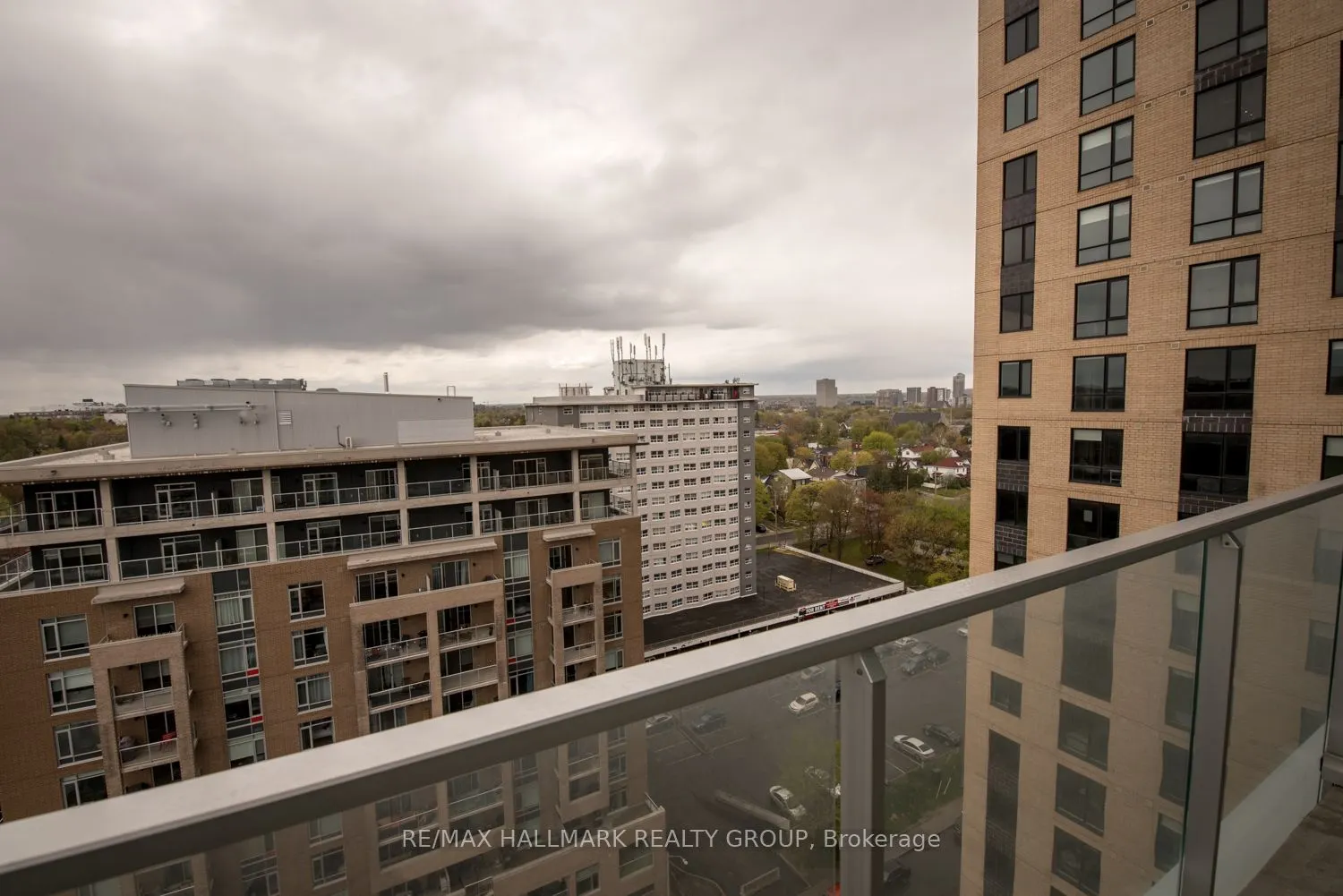 111 Champagne Avenue, #1402