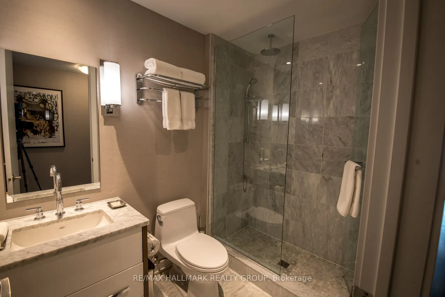 111 Champagne Avenue, #1402