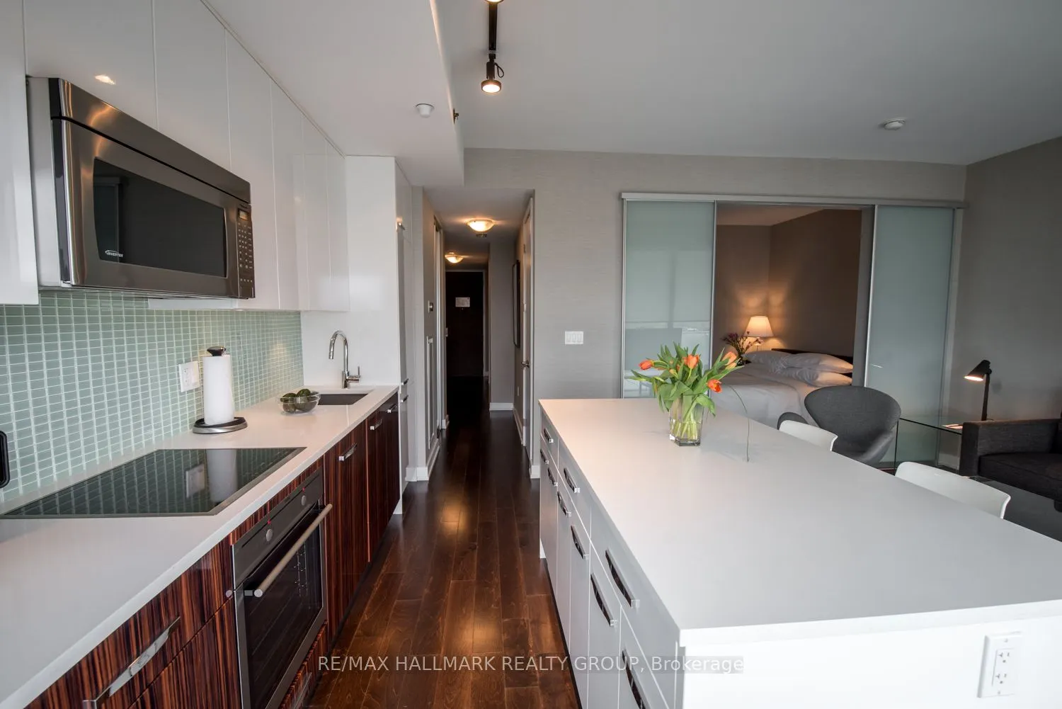 111 Champagne Avenue, #1402