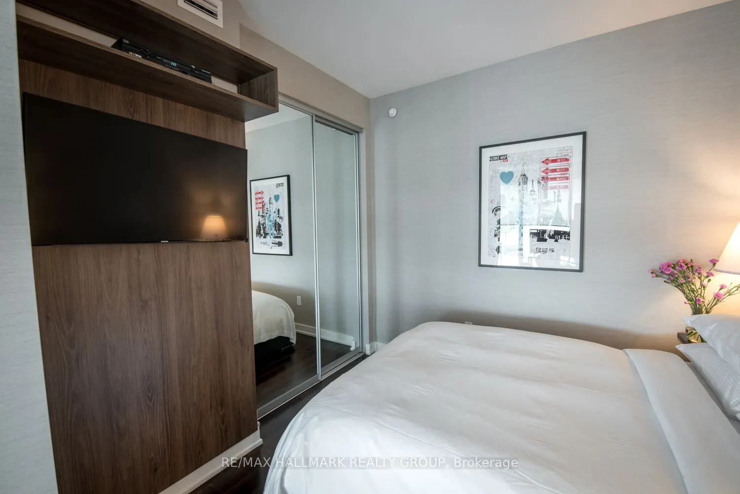 111 Champagne Avenue, #1402