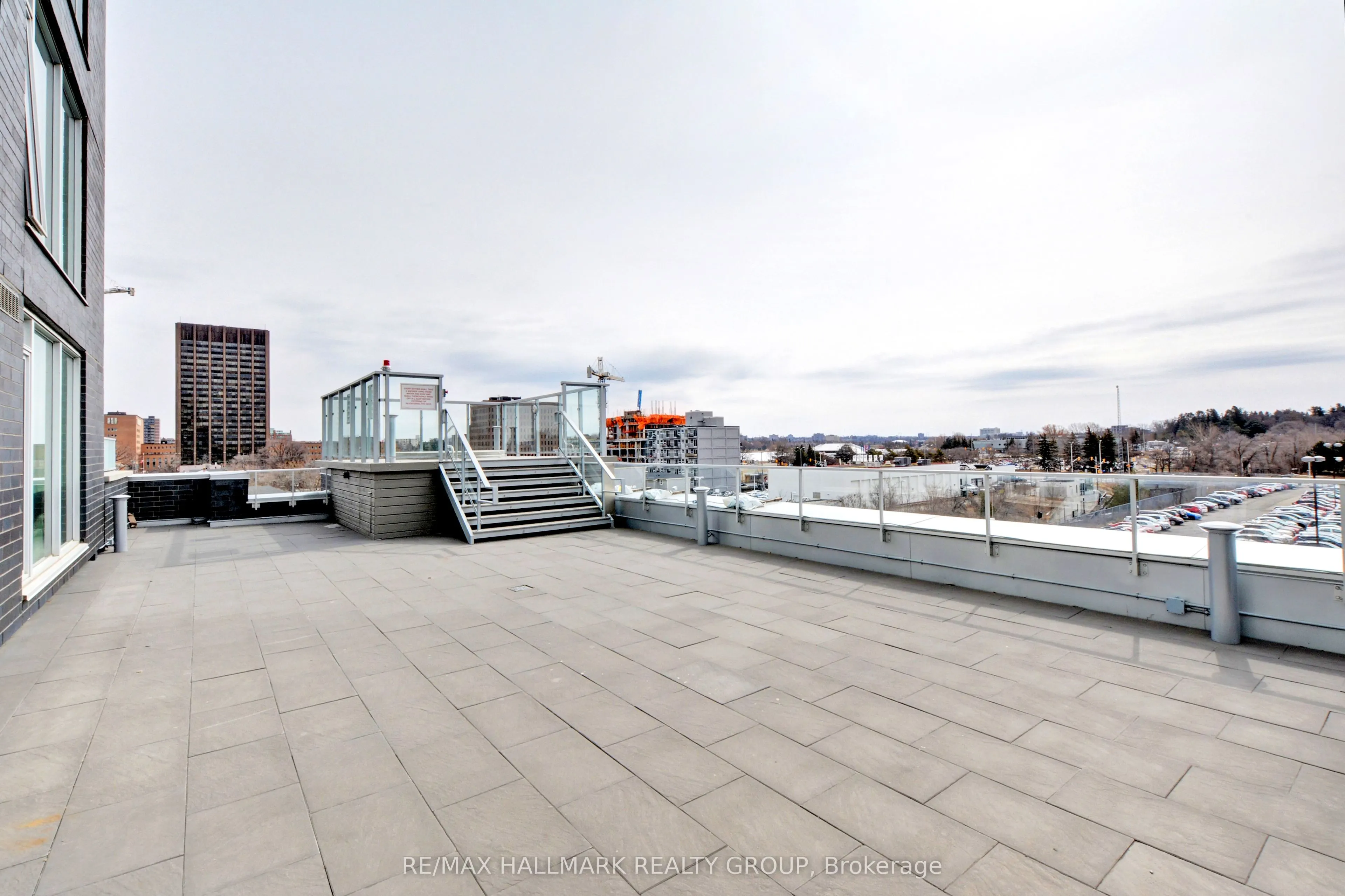 111 Champagne Avenue, #1402