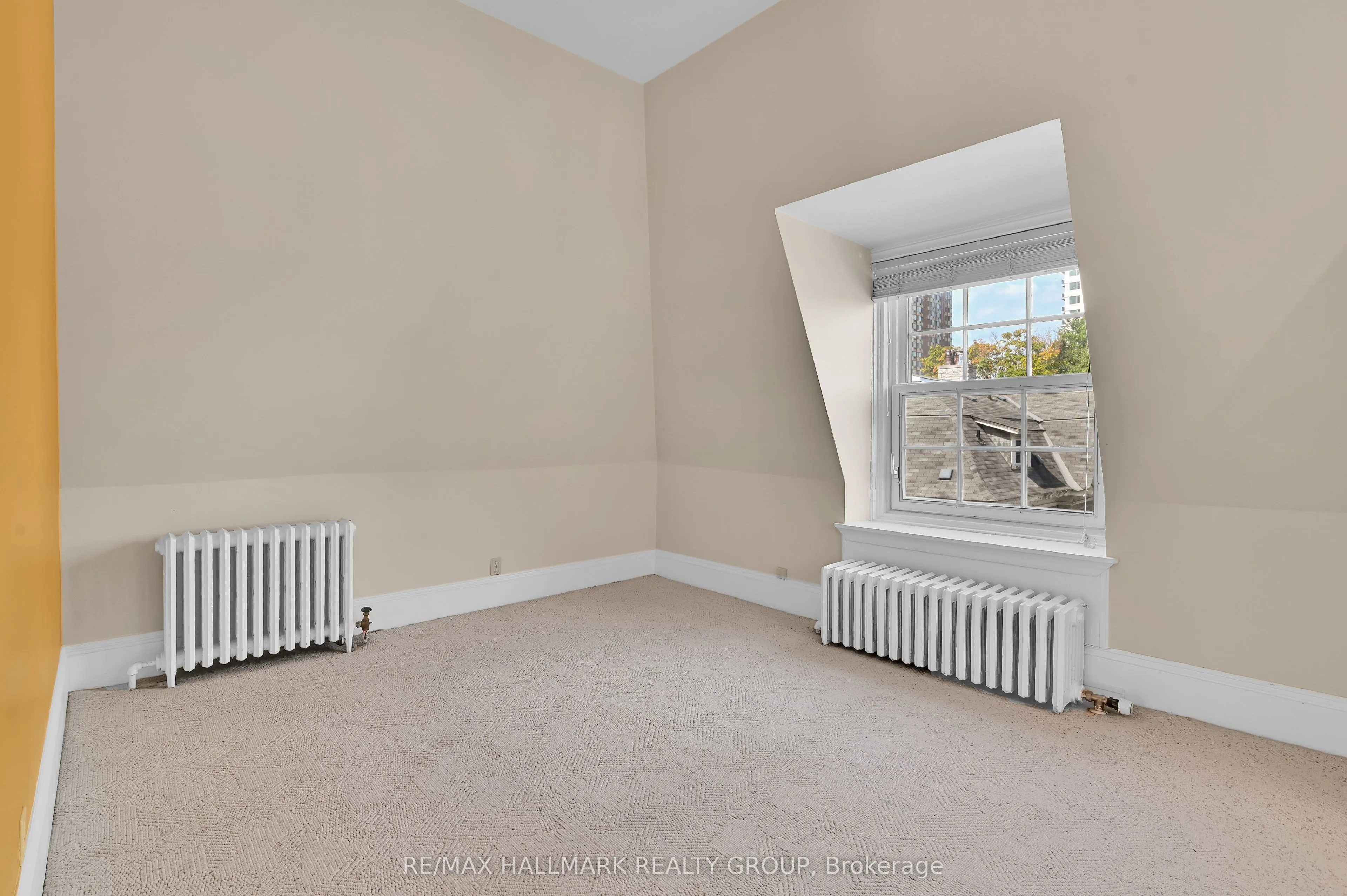 315 Daly Avenue, #5