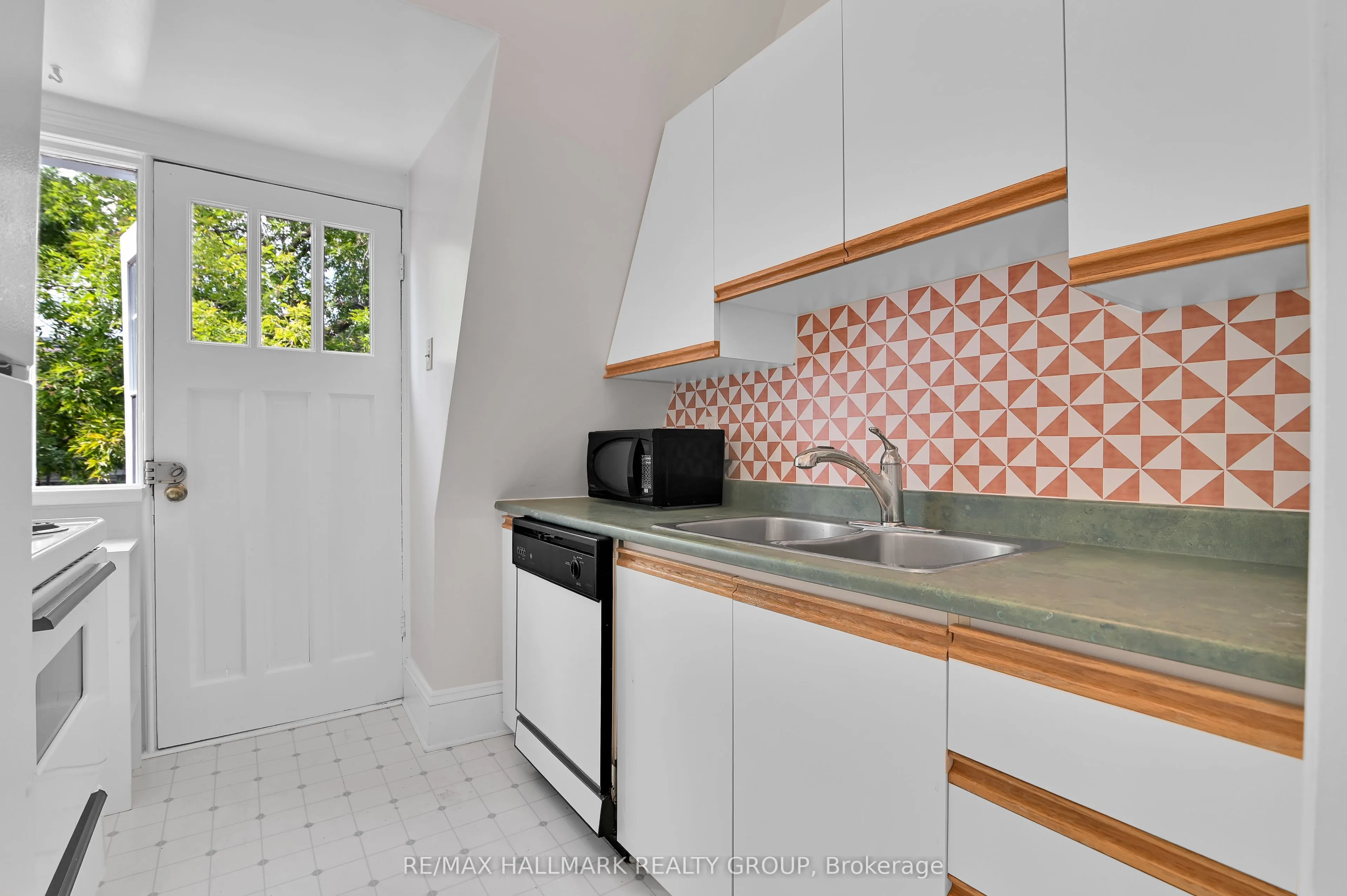 315 Daly Avenue, #5