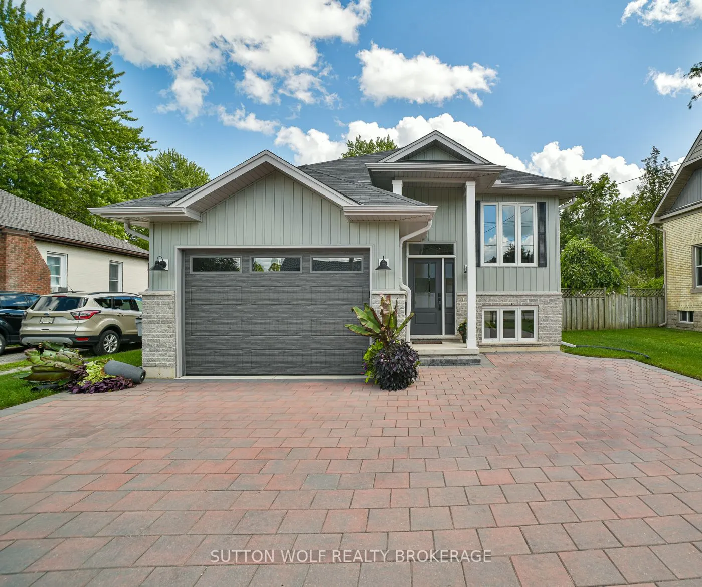 52 Metcalfe Street E