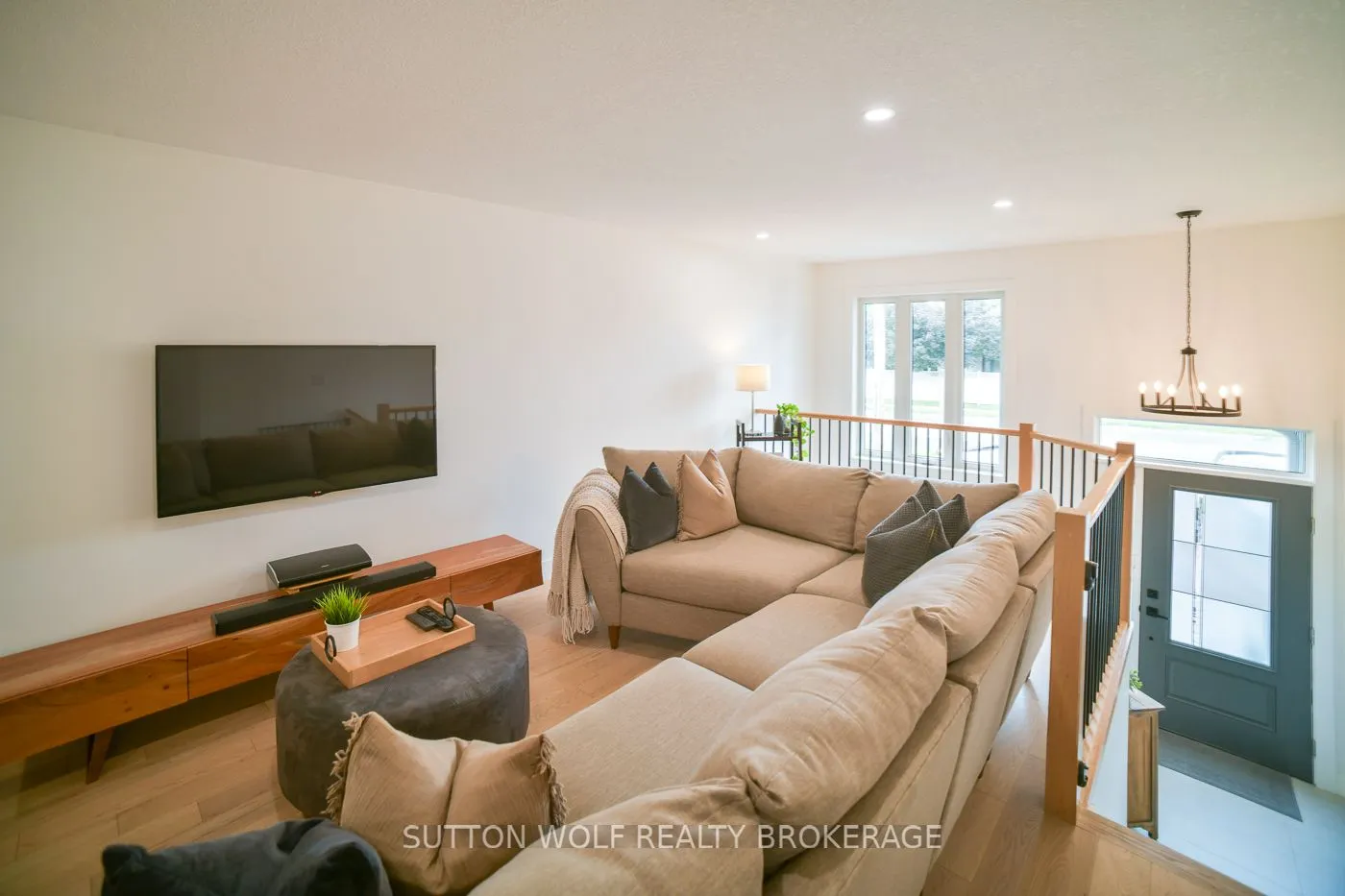 52 Metcalfe Street E