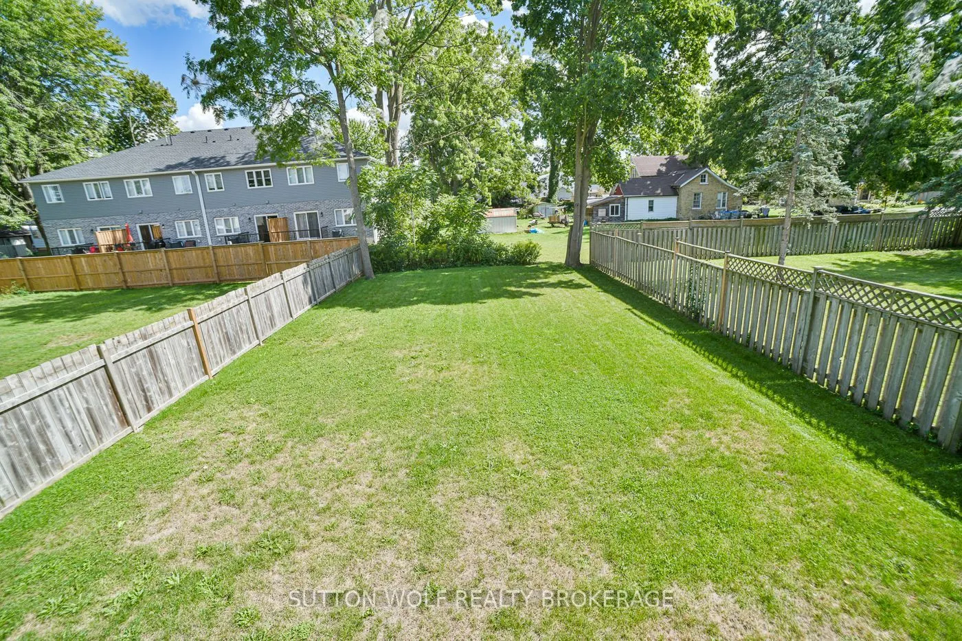 52 Metcalfe Street E