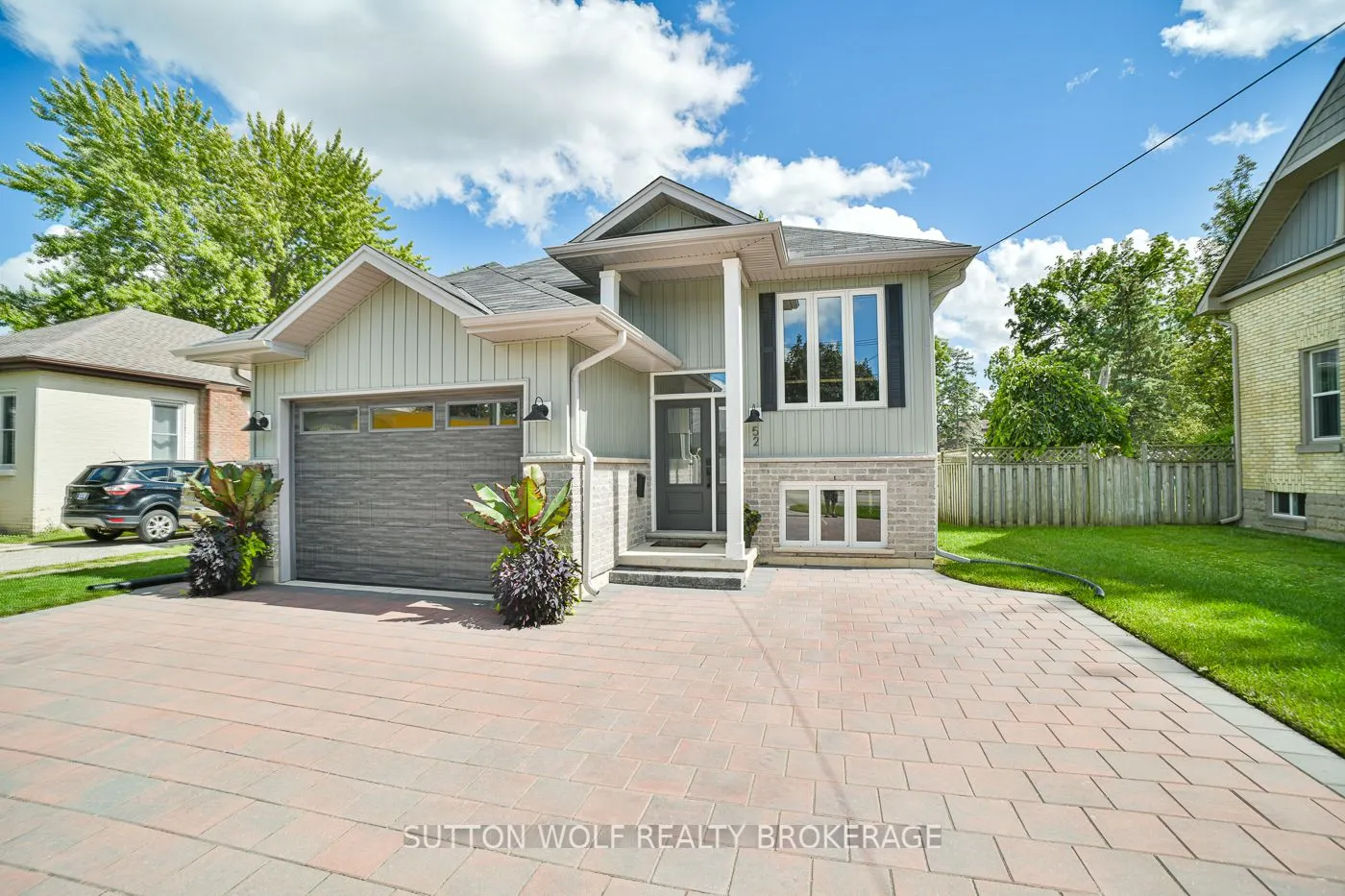 52 Metcalfe Street E