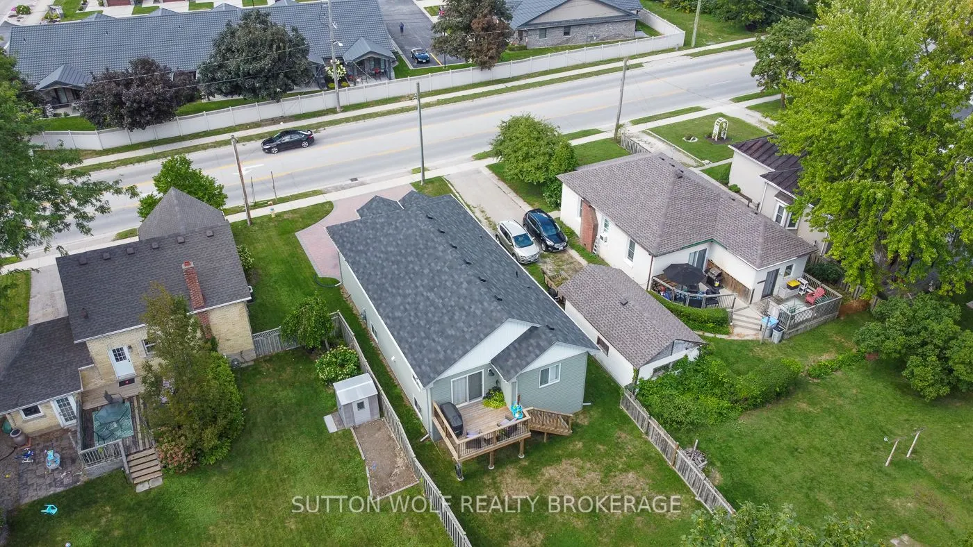 52 Metcalfe Street E