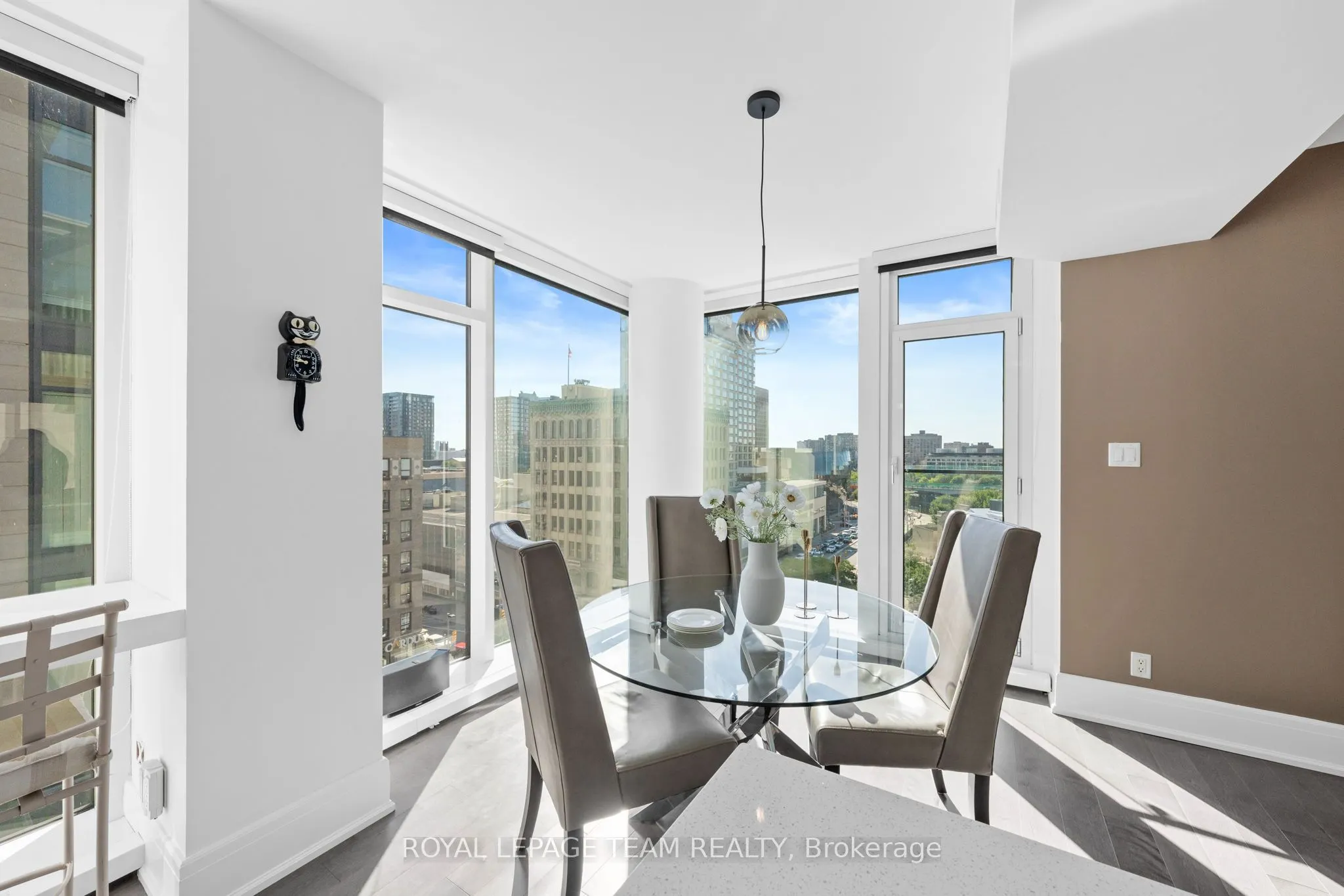 700 Sussex Drive, #G207